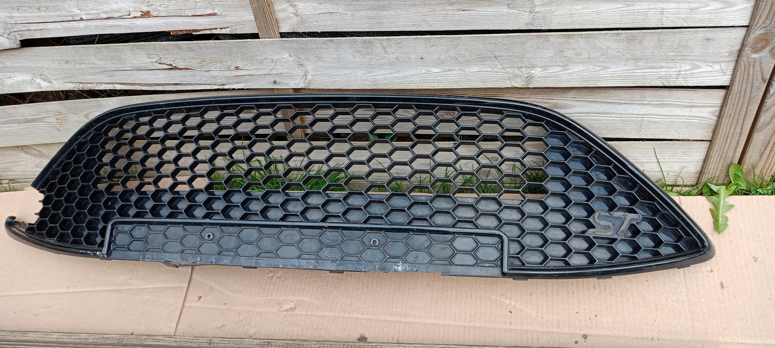 GRILL ATRAPA FORD FOCUS MK3 LIFT 13-17rok ST F1EB-17B968-A ORYGINAŁ Typ samochodu Samochody osobowe