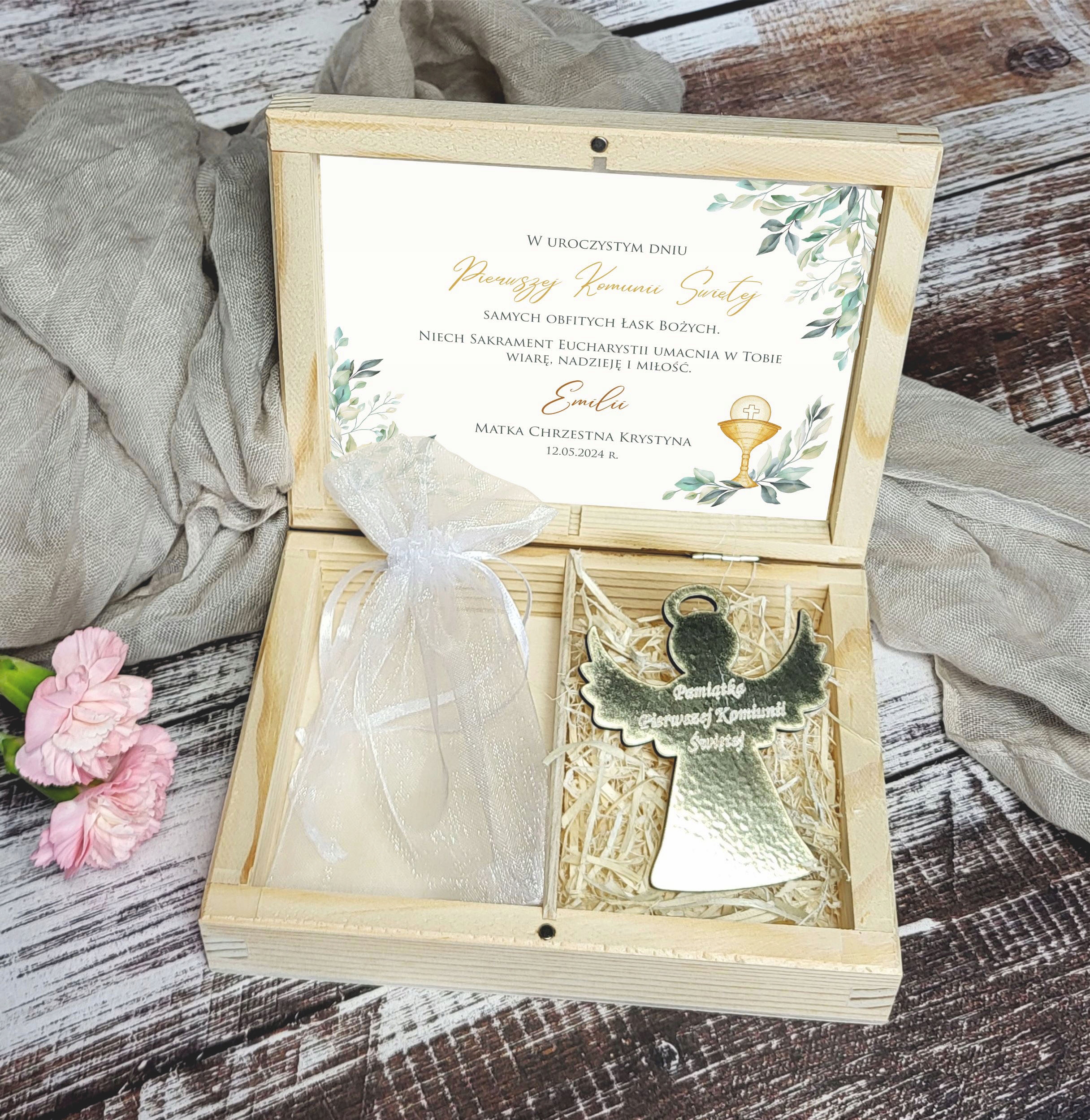 PAMIĄTKA PIERWSZA KOMUNIA ŚWIĘTA PREZENT MAGNES ZŁOTY ANIOŁ GRAWER UPOMINEK Marka inna