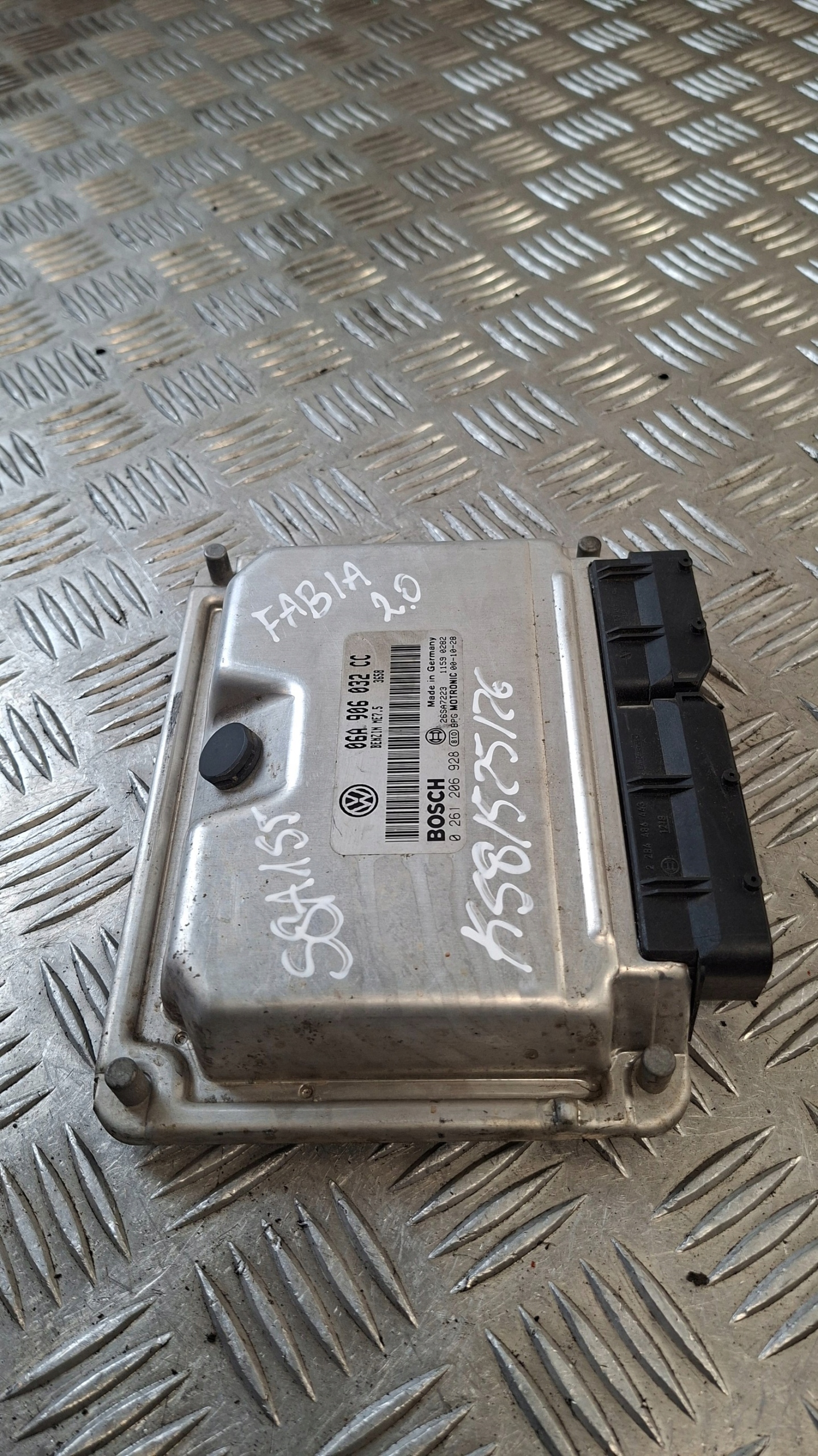 control unit of the engine SKODA FABIA and 2.0