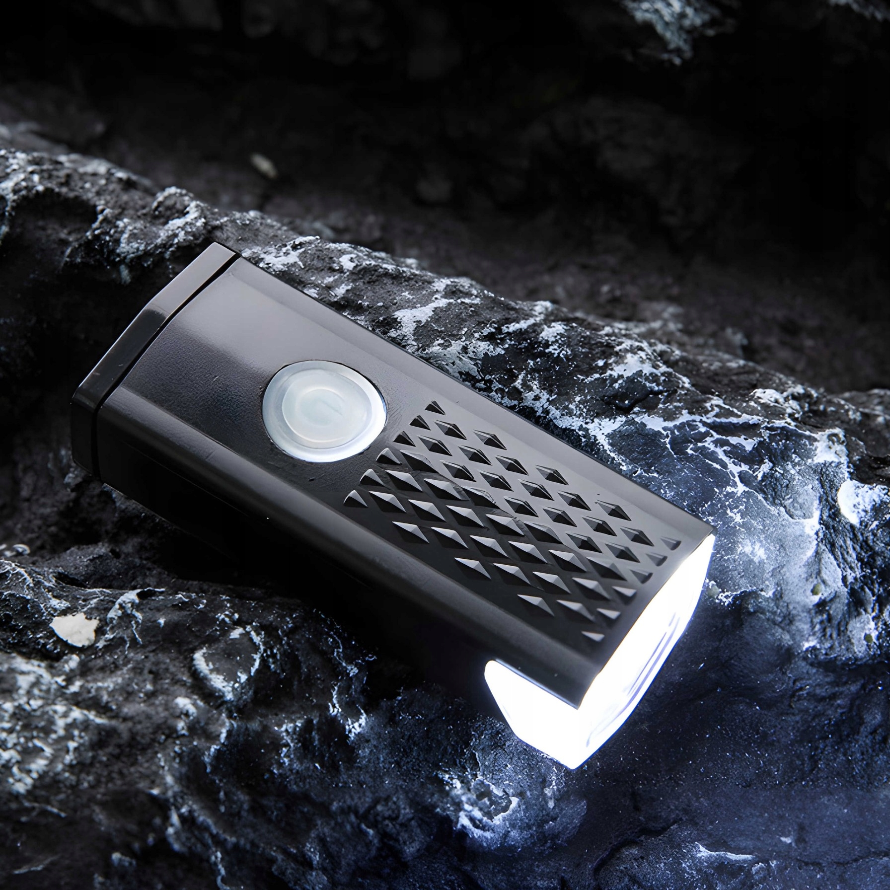 ZESTAW LAMPEK ROWEROWYCH LED PRZÓD I TYŁ DO ROWERU + USB LAMPKI ROWEROWE Kolor dominujący czarny