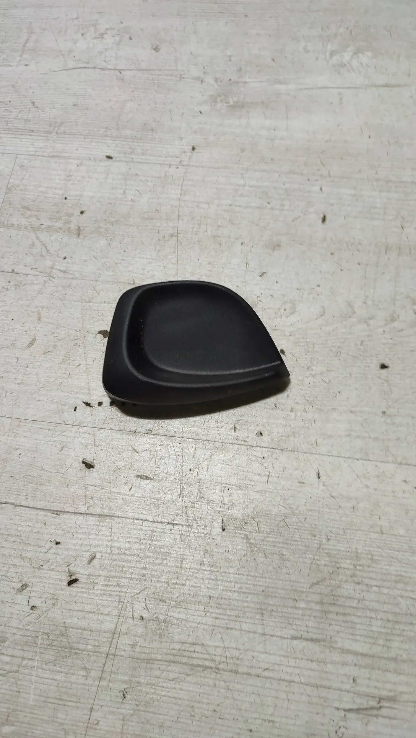 BMW X3 F25 15r 2.0d bracket do control siedziska left front