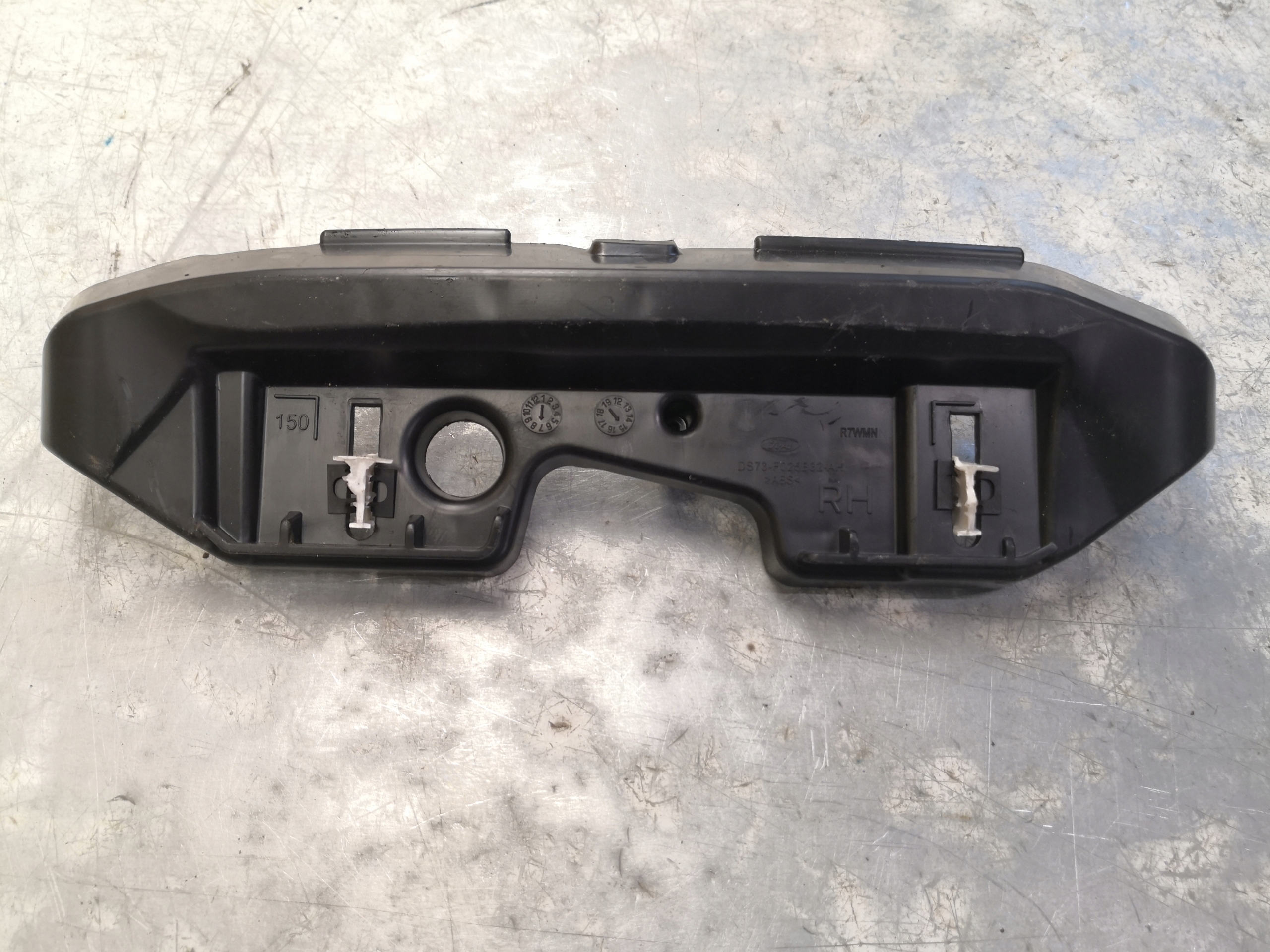 bumper bracket right front MONDEO MK5