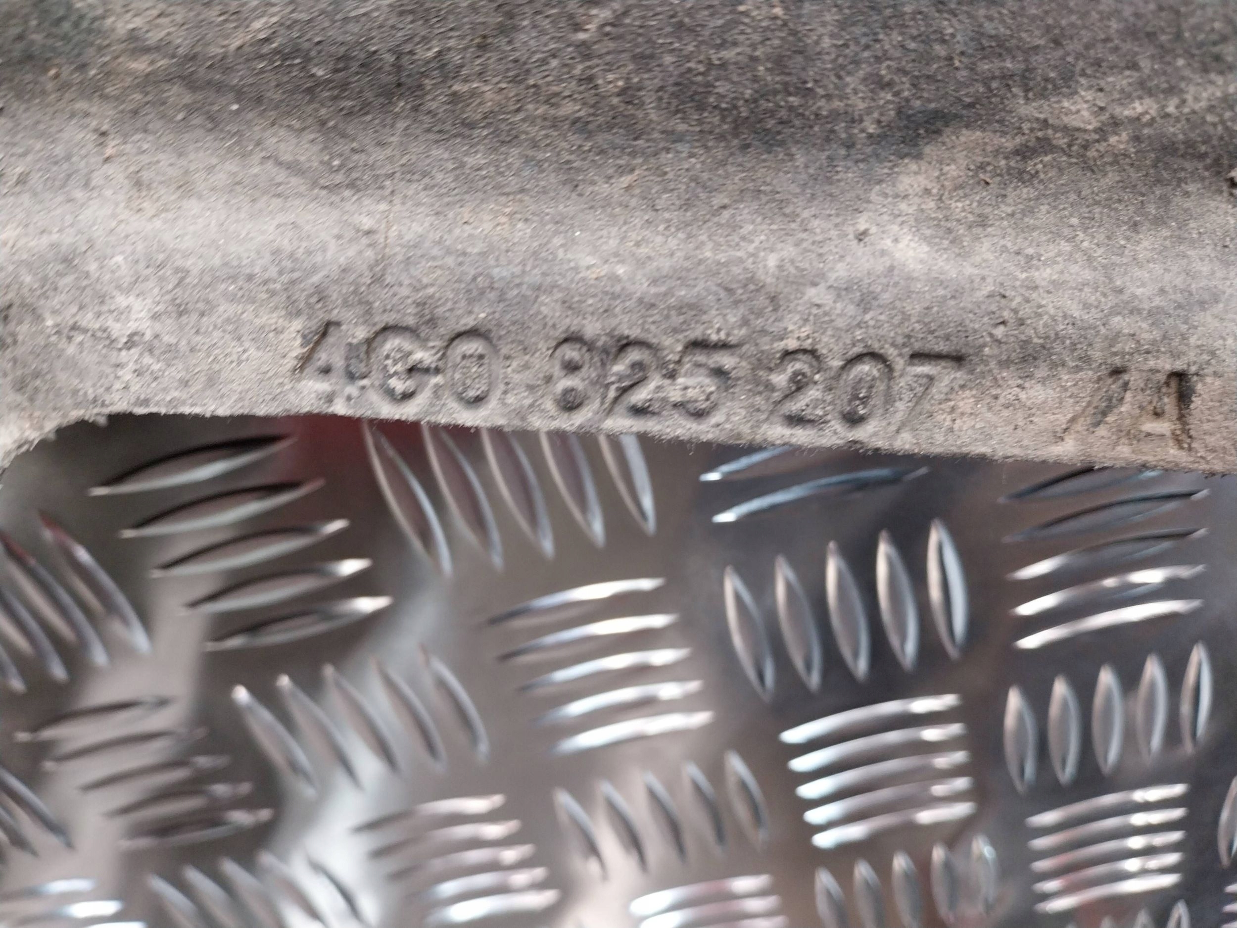 Blende Abdeckung abdeckung des Bodens Unterfahrschutz links 4G0825207 AUDI A6 C7 4G