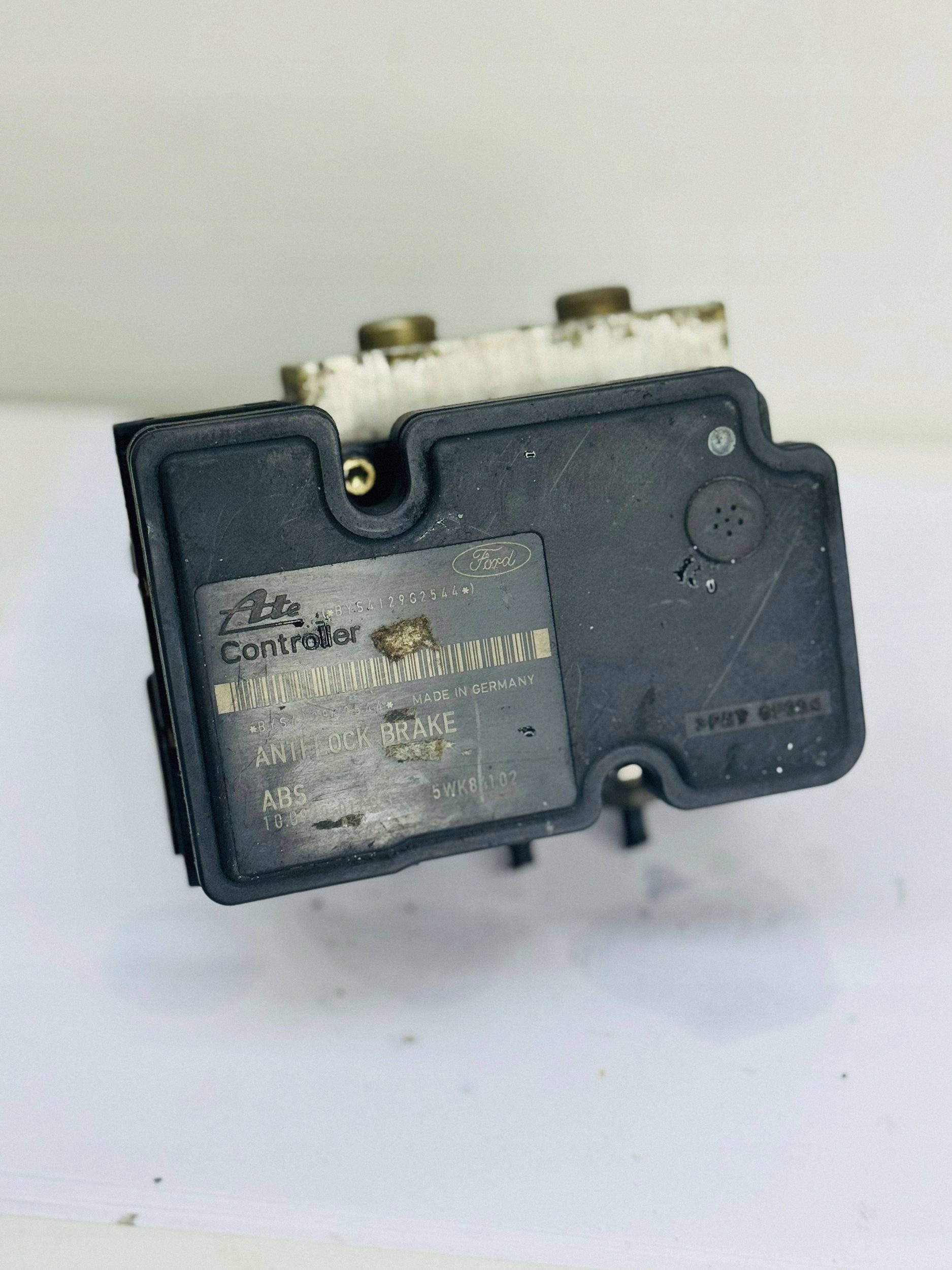Mazda 3 and 2004 1598cm3 pump ABS 10097001083
