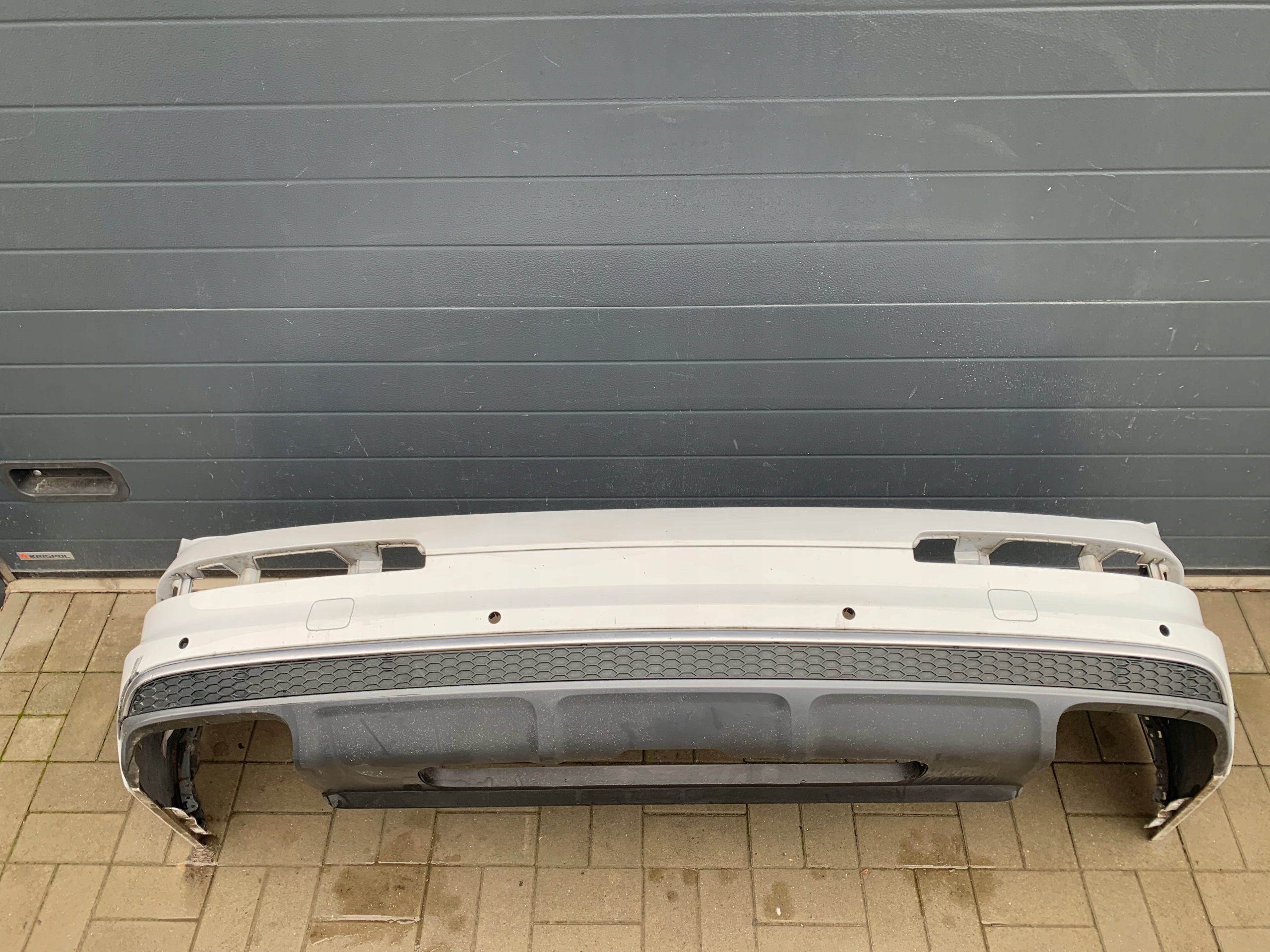 Audi SQ7 4M0 bumper rear part rear