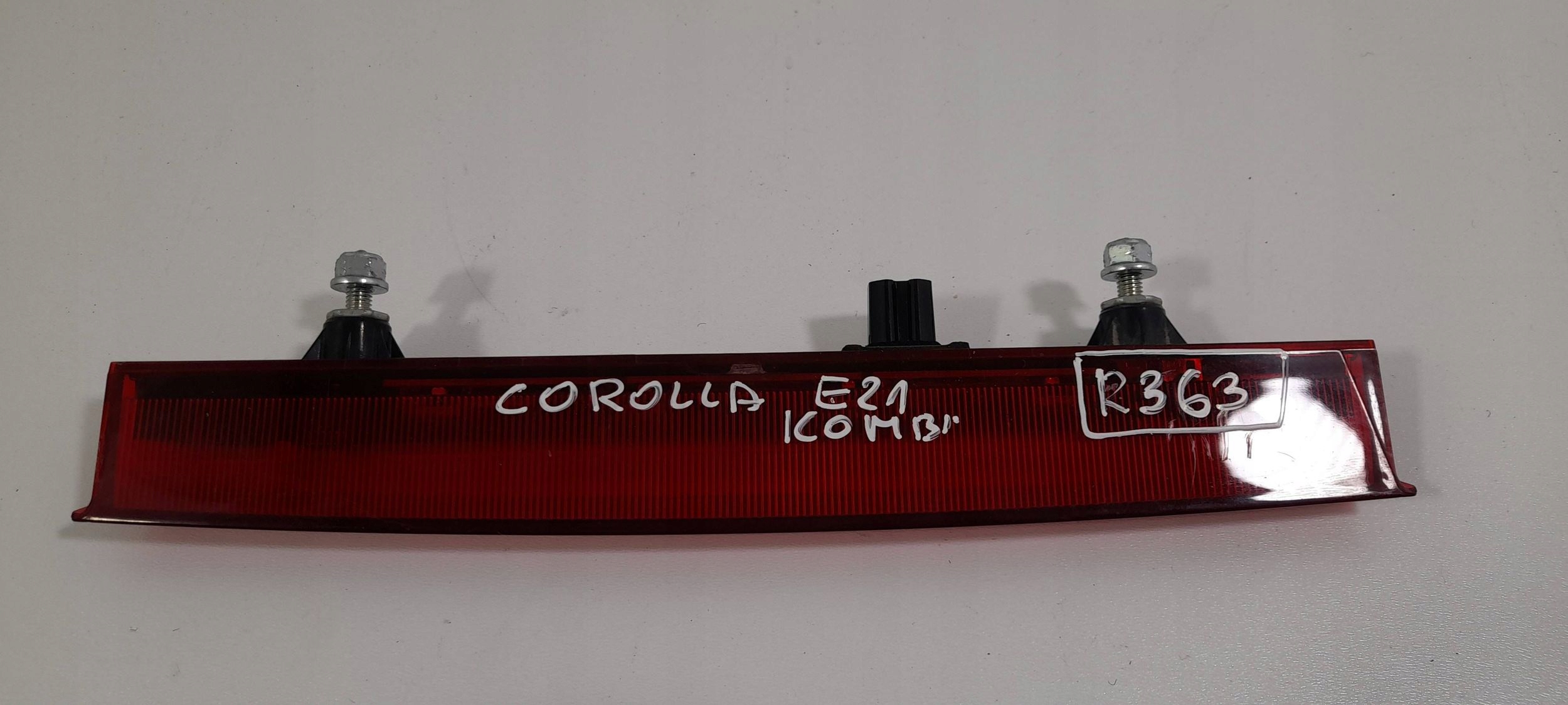 Toyota Corolla E21 Kombi Trzecie light stop (R363)