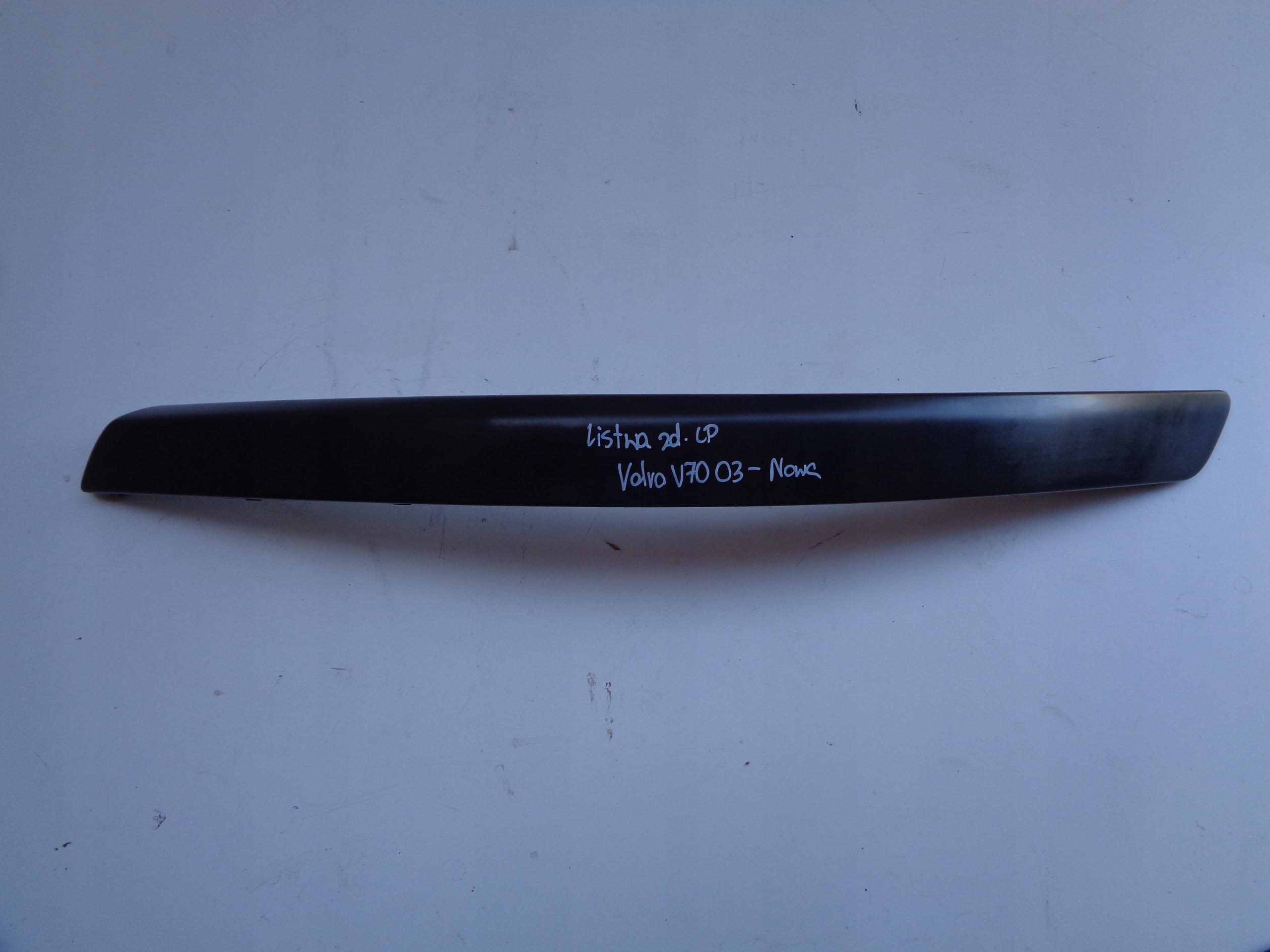 new moulding of a bumper left front VOLVO V70 03