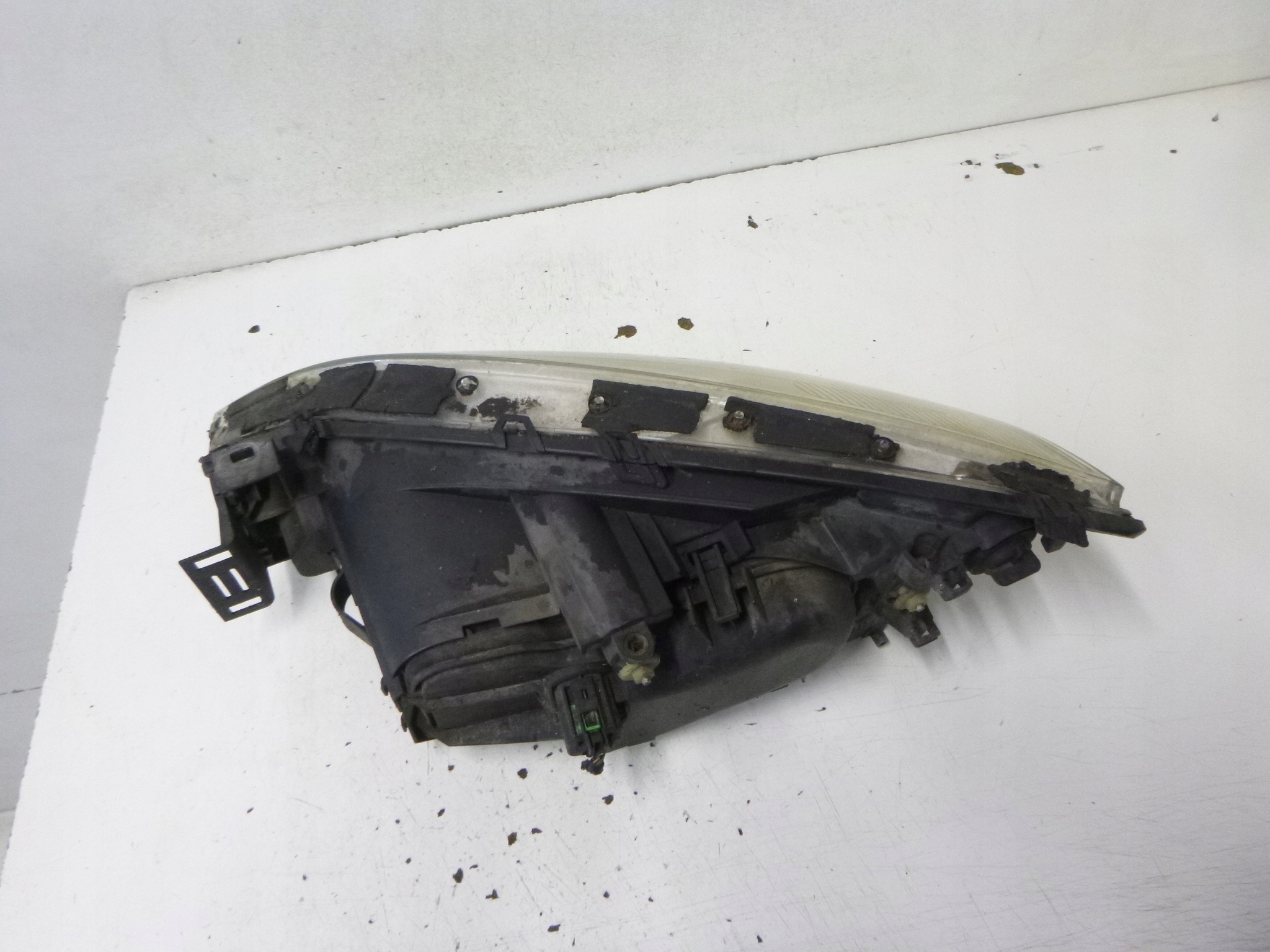 light front Ford Mondeo III 03r.