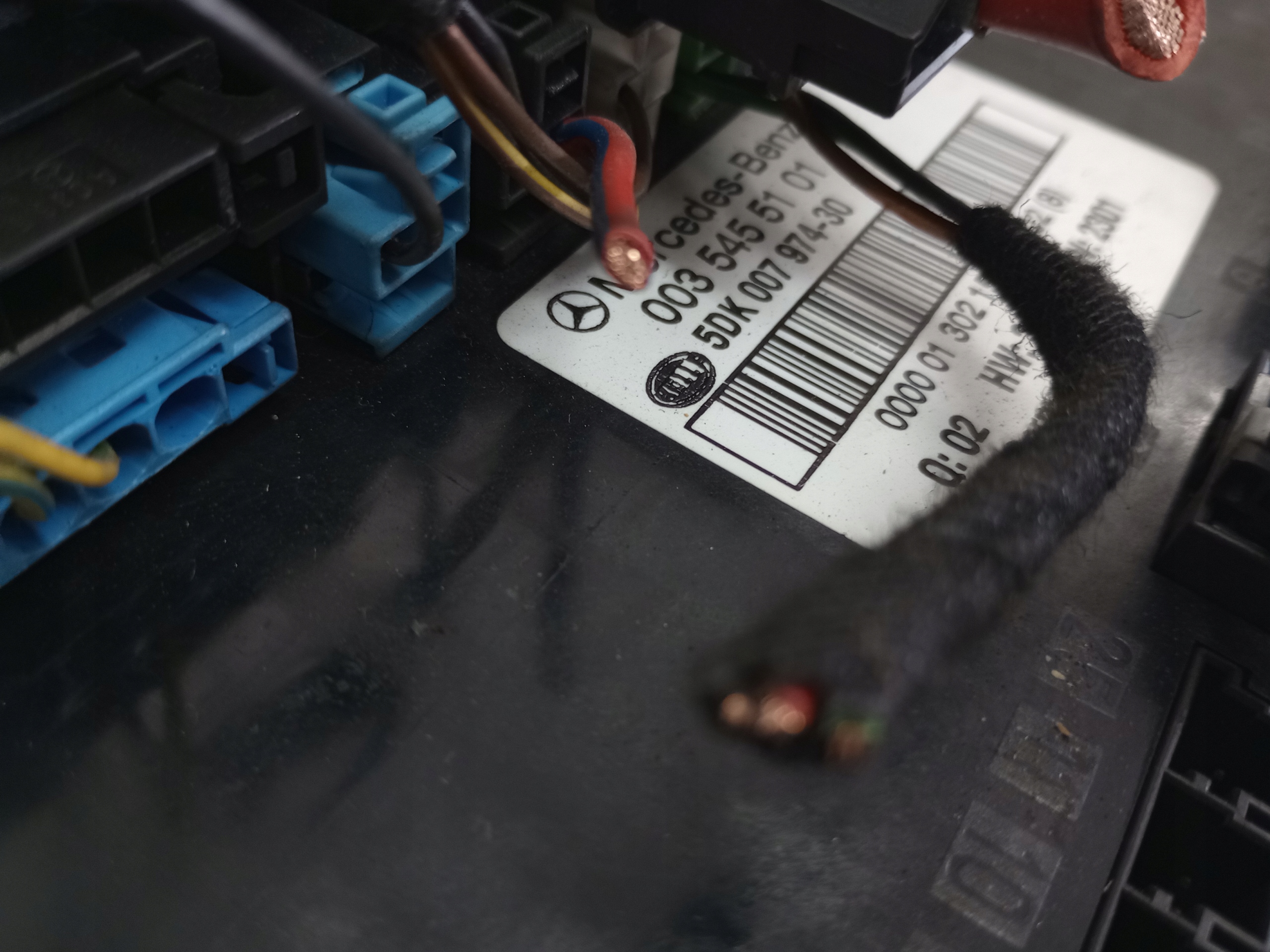 MERCEDES C W203 SKRZYNKA BEZPIECZNIKÓW MODUŁ SAM 0035455101 EUROPA Wersja Europejska