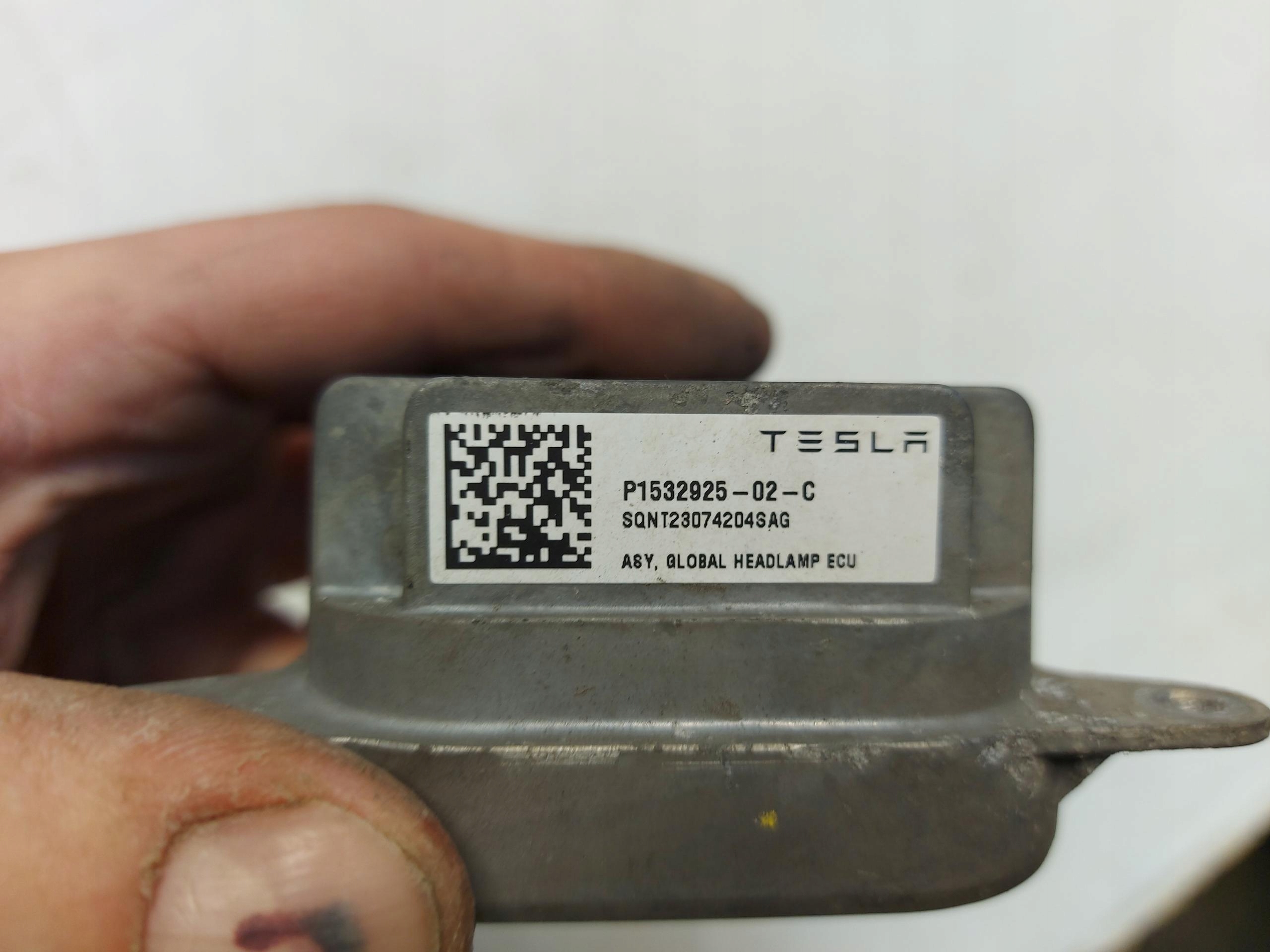 TESLA MODEL Y 2023r Unité de contrôle Module LED Avant Droite 1532925-02-C