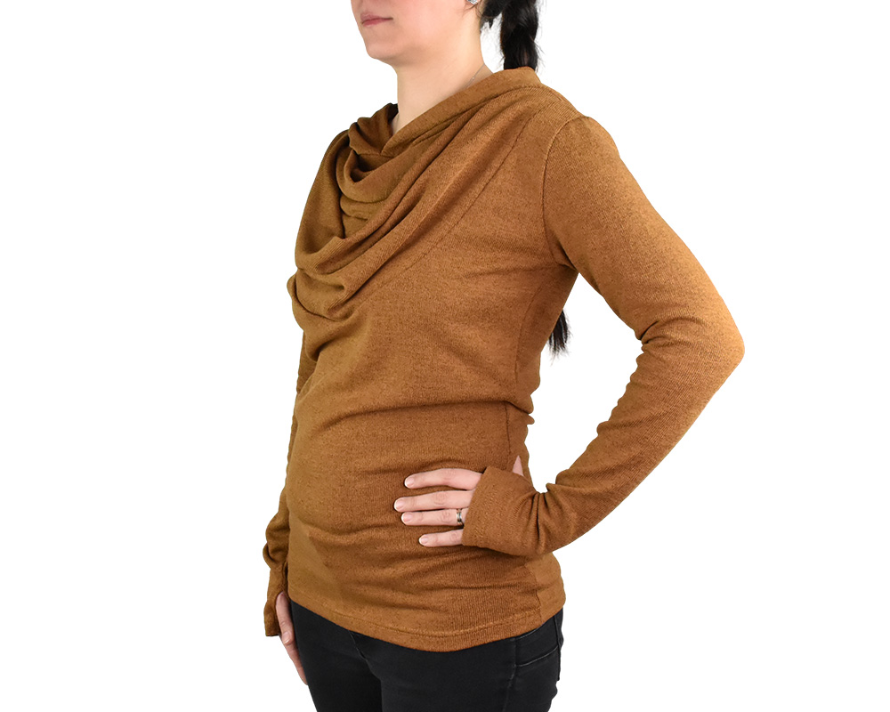 Svetr Ava s kapucí, řasení ve výstřihu, světle hnědý