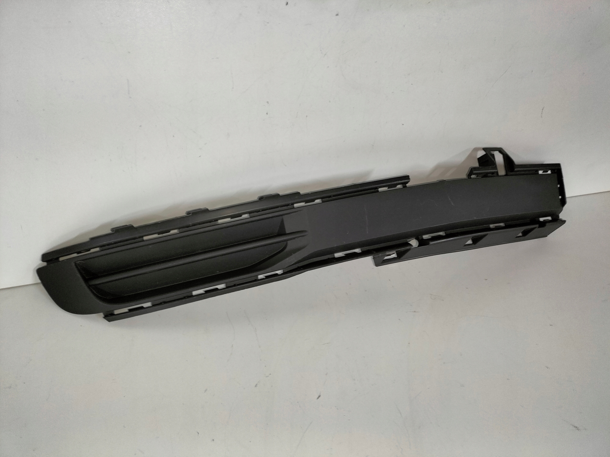 GRILL LÜFTUNGSGITTER DER STOSSSTANGE RECHTS VW T6 15