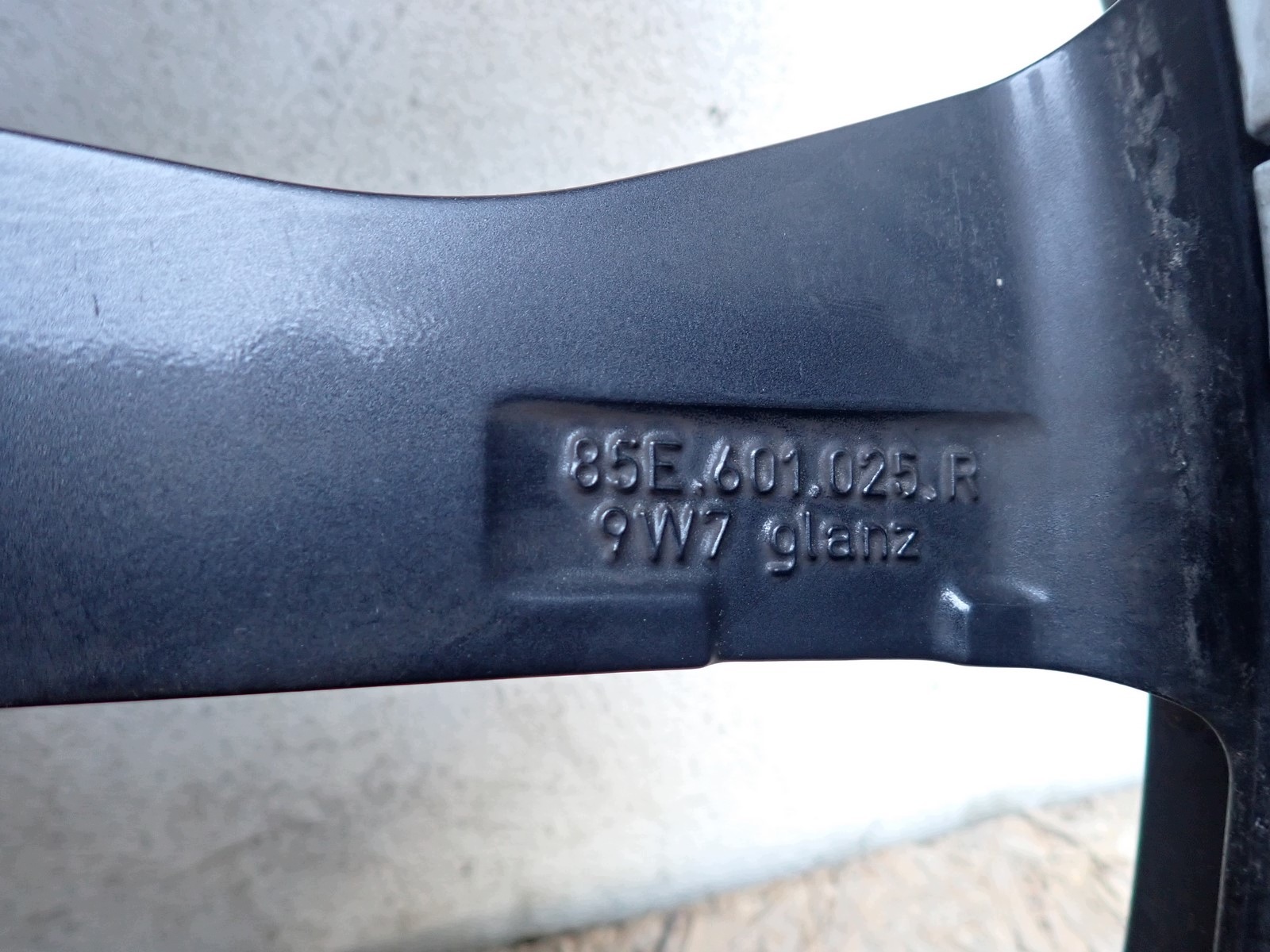 disk hliníkový AUDI A6 85E GHA GH5 E TRON 24- 21" 8,5J ET46 85E601025R