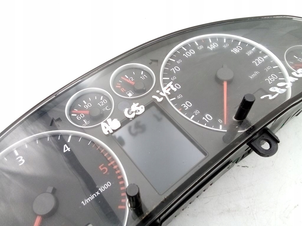 Audi A6 C5 lift FL dials dials predkosciomierz 4B0920981J