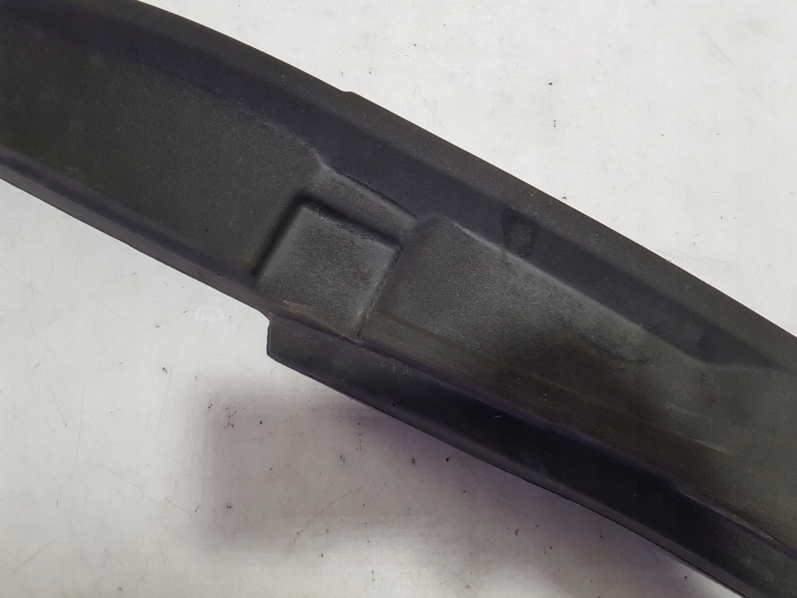 hangszigetelő fedél sárvédöt jobb eleje MG 4 EV22