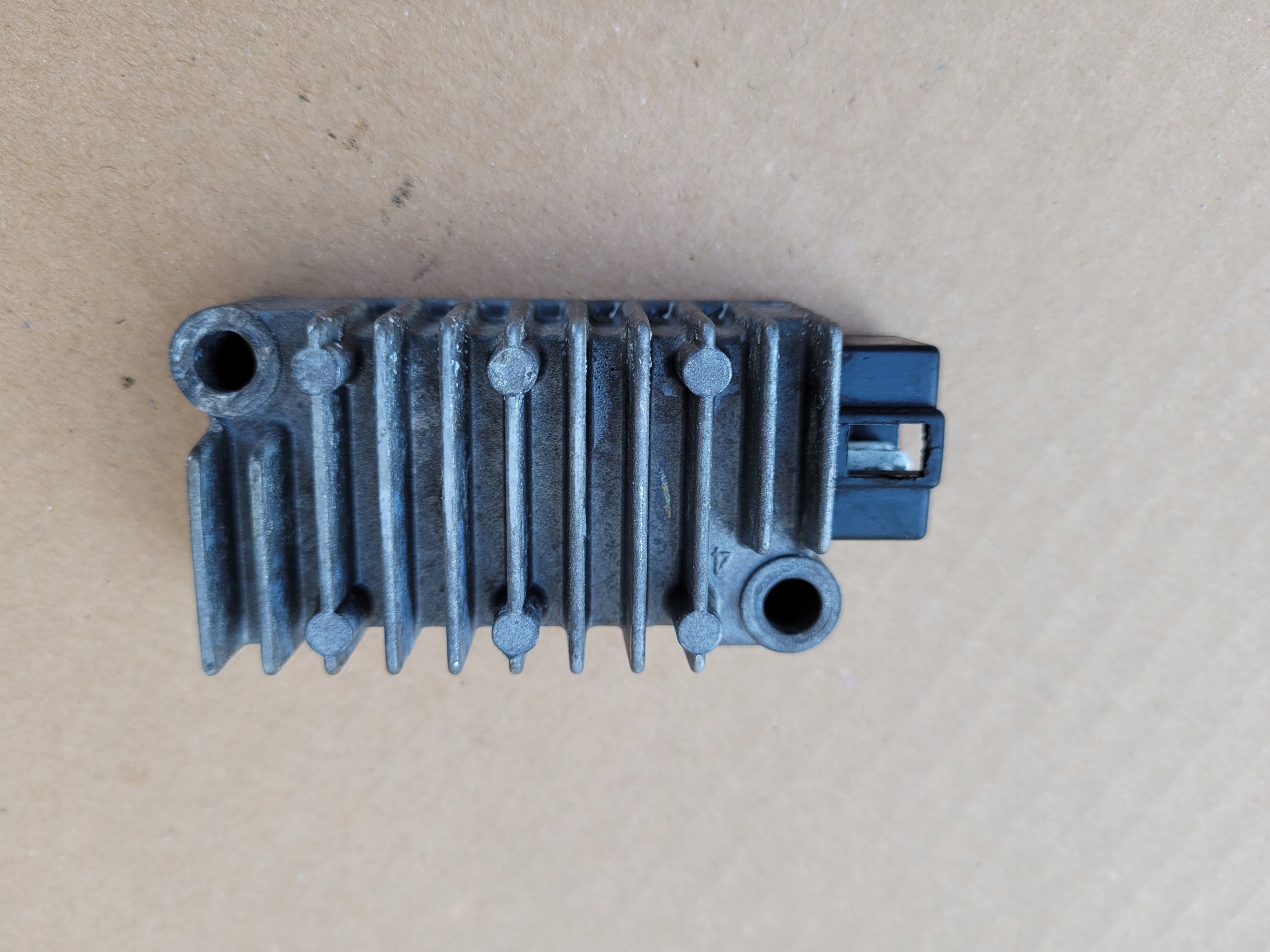 Регулятор напруги Yamaha TTR 600 TT 600