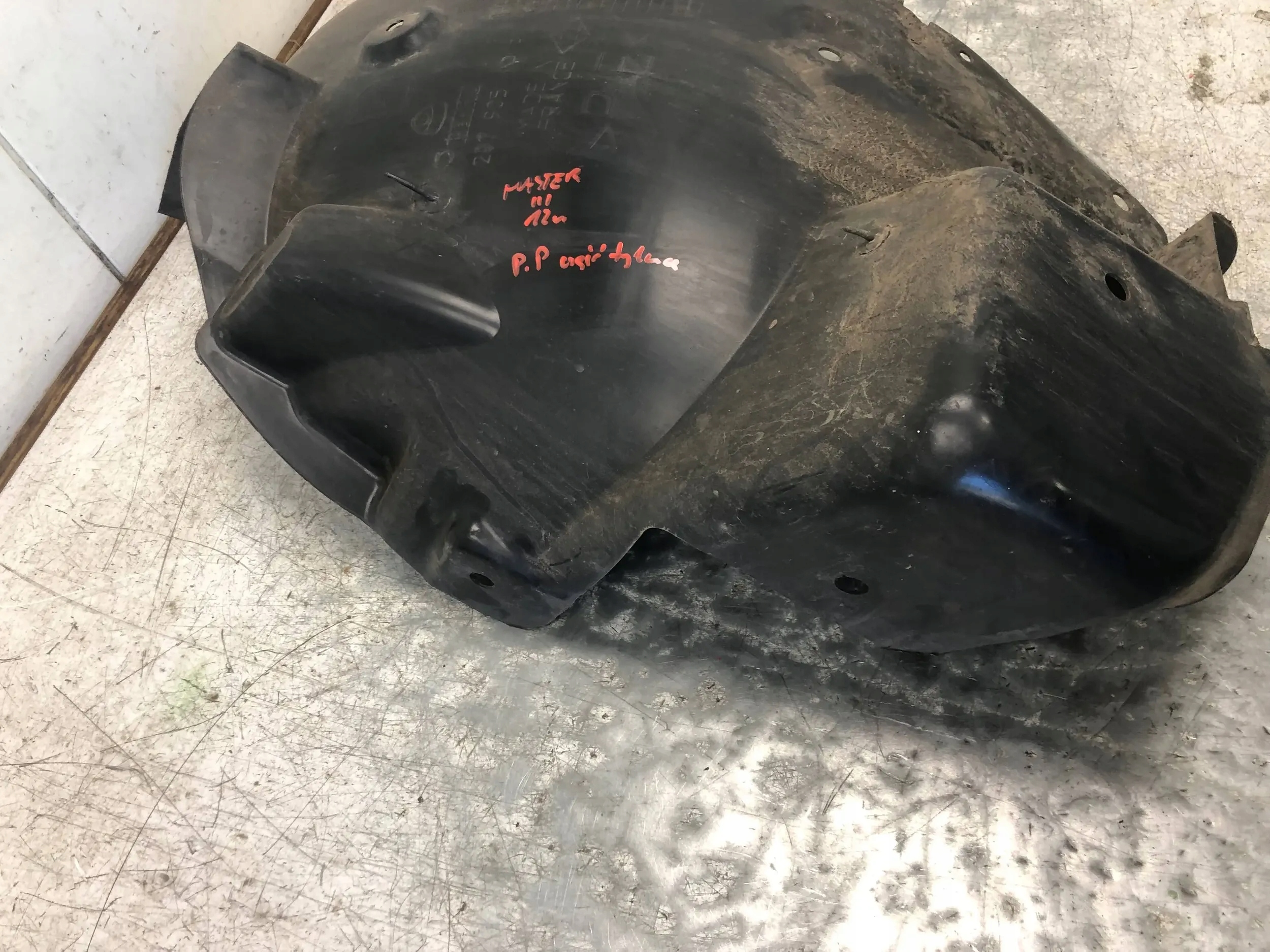 mudguard right front part rear RENAULT MASTER III 638320007R