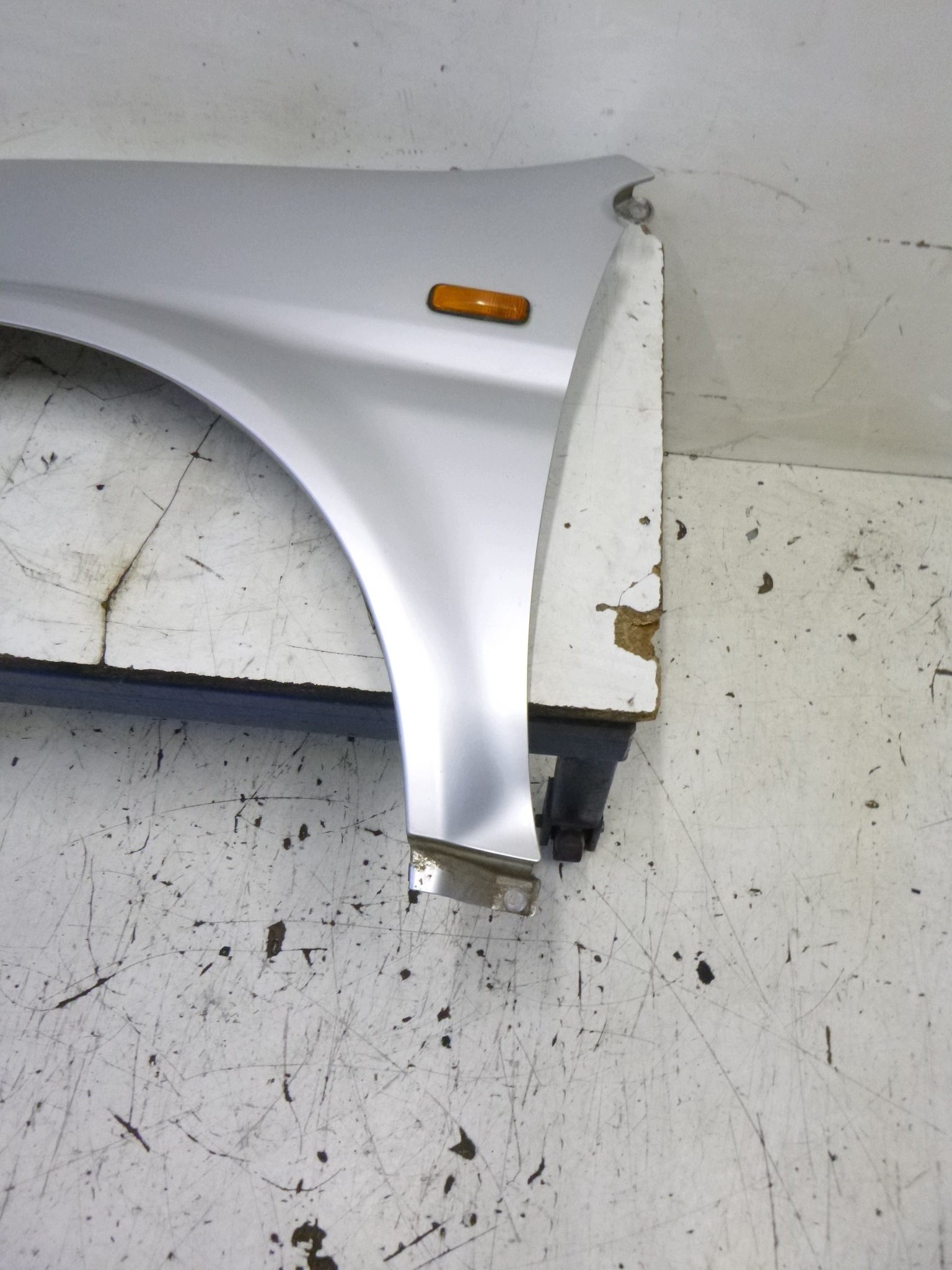 parafango Anteriore sinistra Honda HR-V HRV e 1999-2006 Srebrny