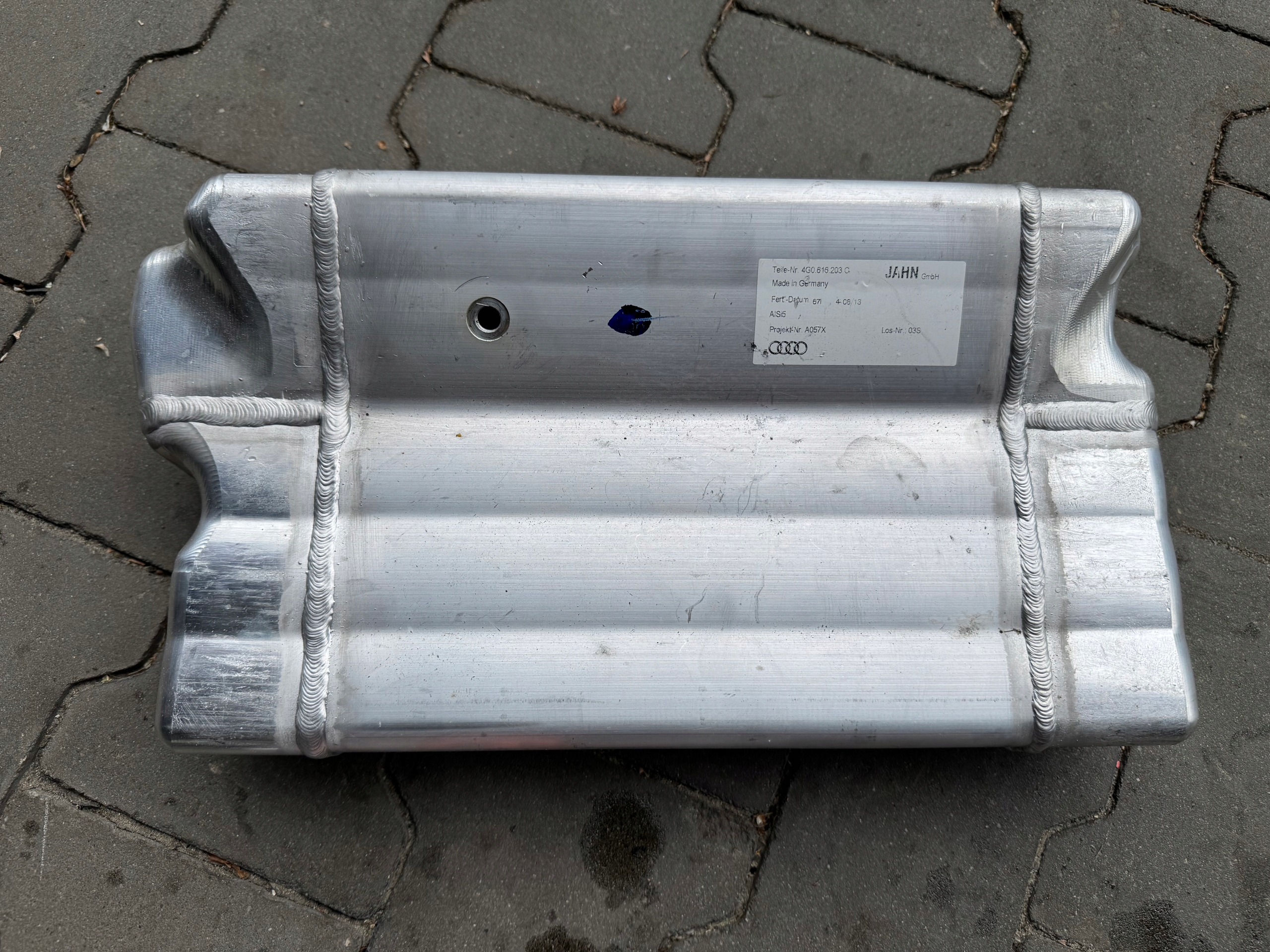 AUDI A6 C7 Behälter Druck luft 4G0616203C