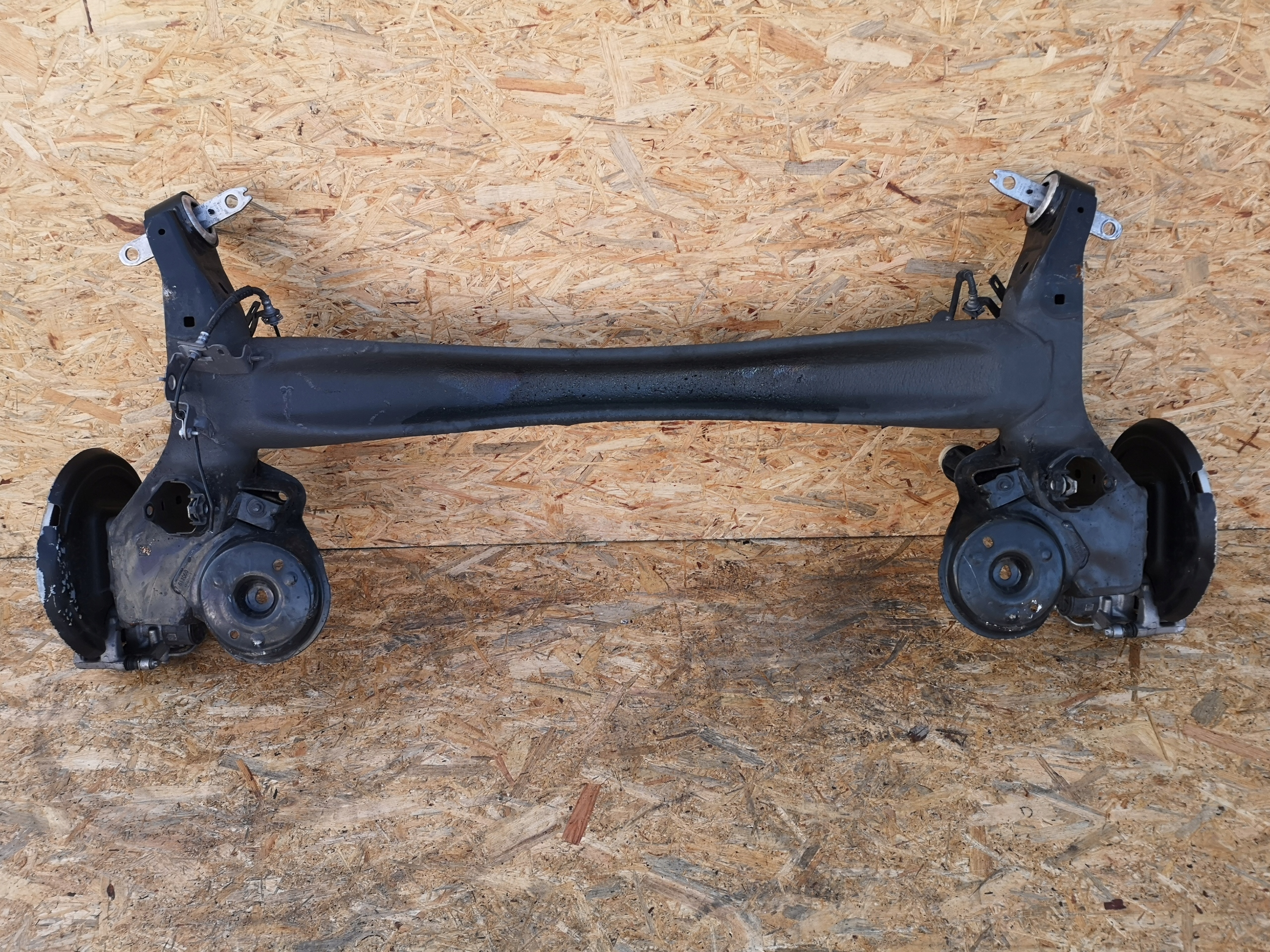 BELKA TYŁ TYLNA CITROEN C5 AIRCROSS PEUGEOT 3008 Producent części Peugeot OE