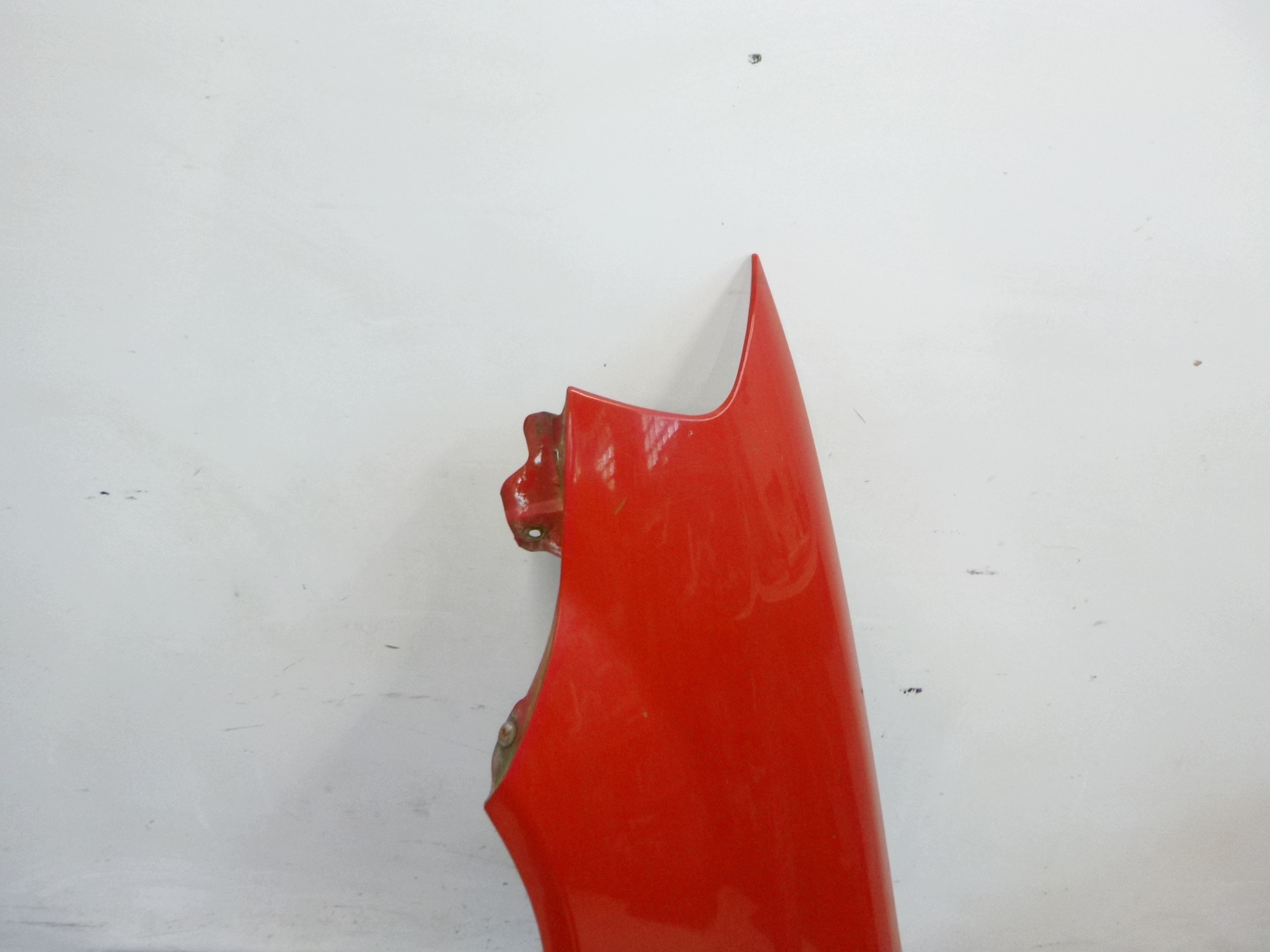 aile gauche avant Daewoo Chevrolet Kalos 02-08 code 73L rouge