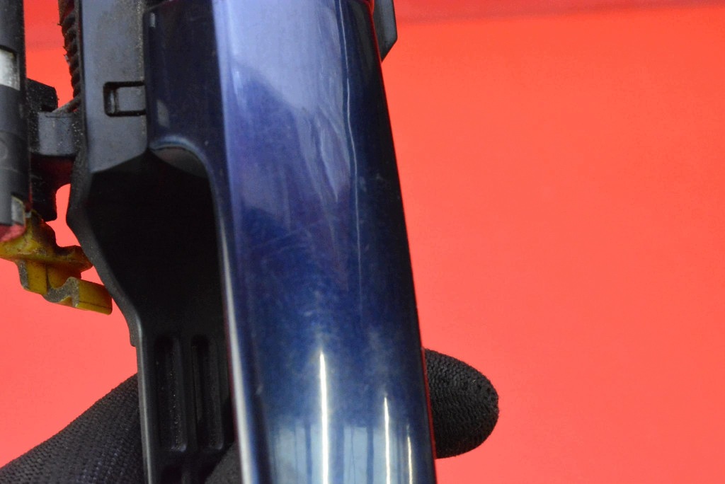 handle left front front GRANATOWA TOYOTA AURIS 1 and 06-09