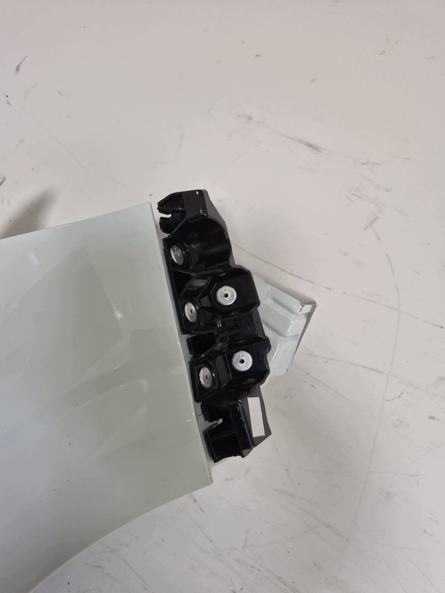 DACIA SANDERO III 20- fender right front front support 260421916R