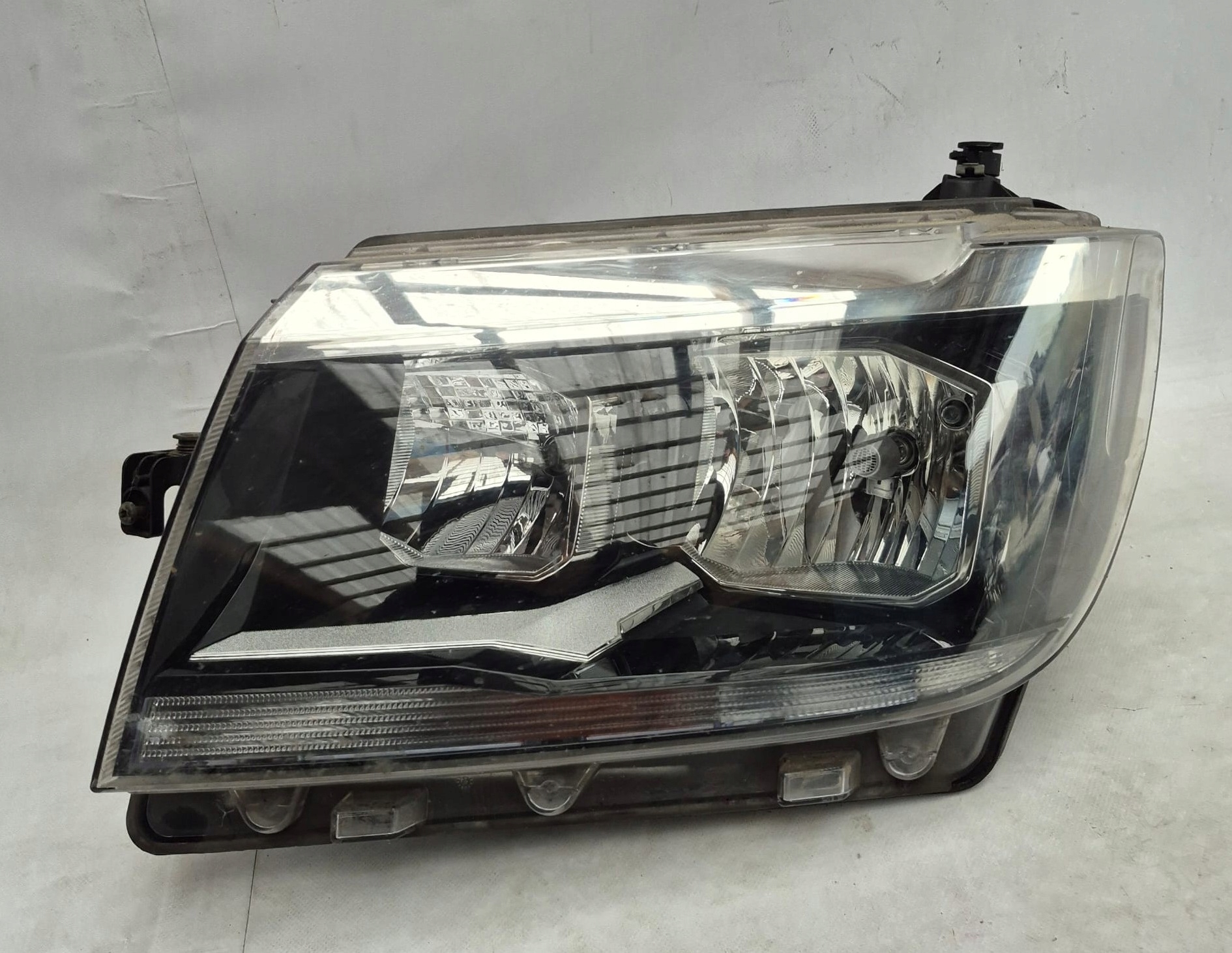VW CRAFTER II 2 MAN TGE 16- light left front front 7C1941005 ZWYKLA