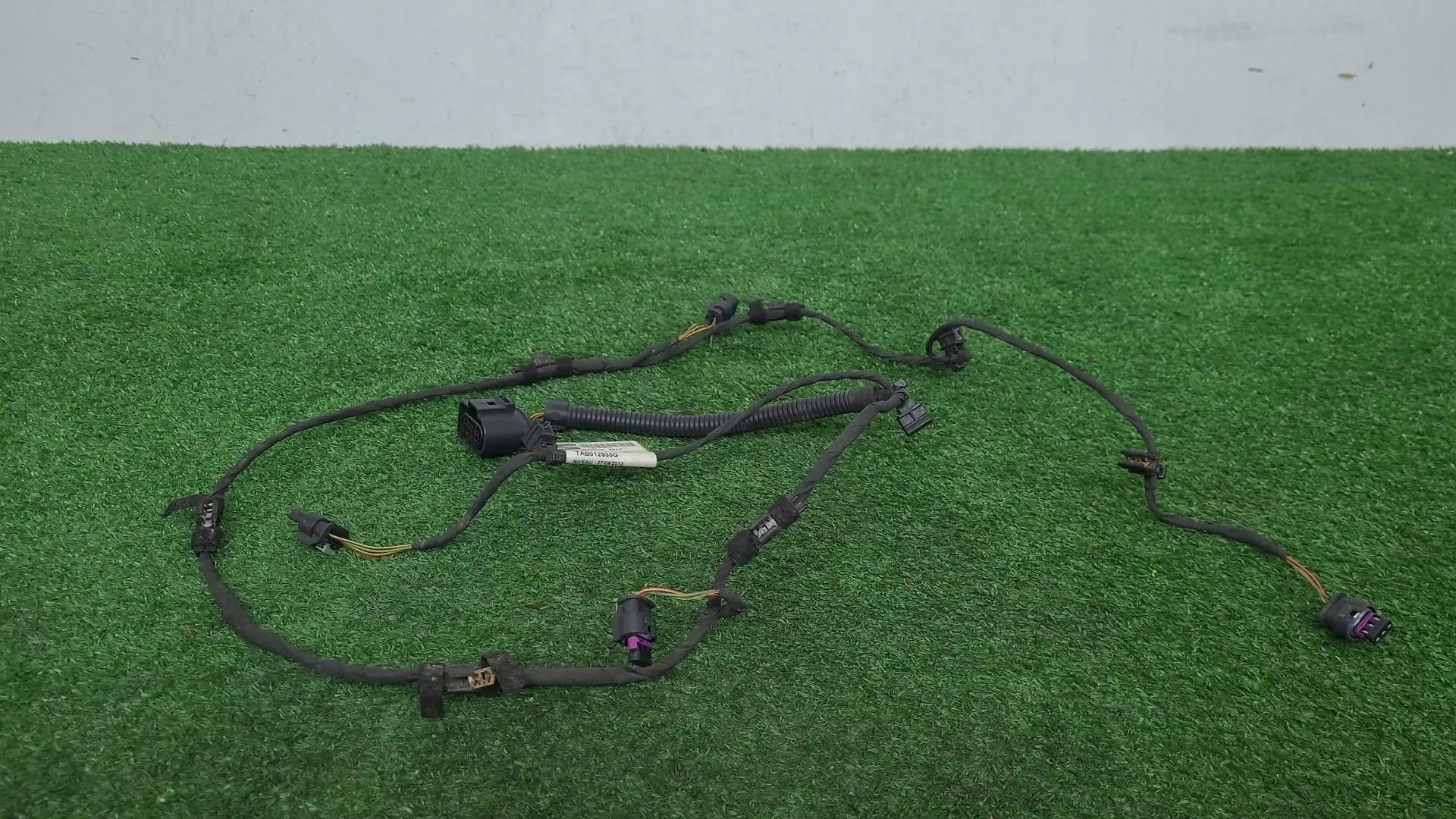 5F0971095A - Монтаж датчика PDC SEAT Leon III 5F