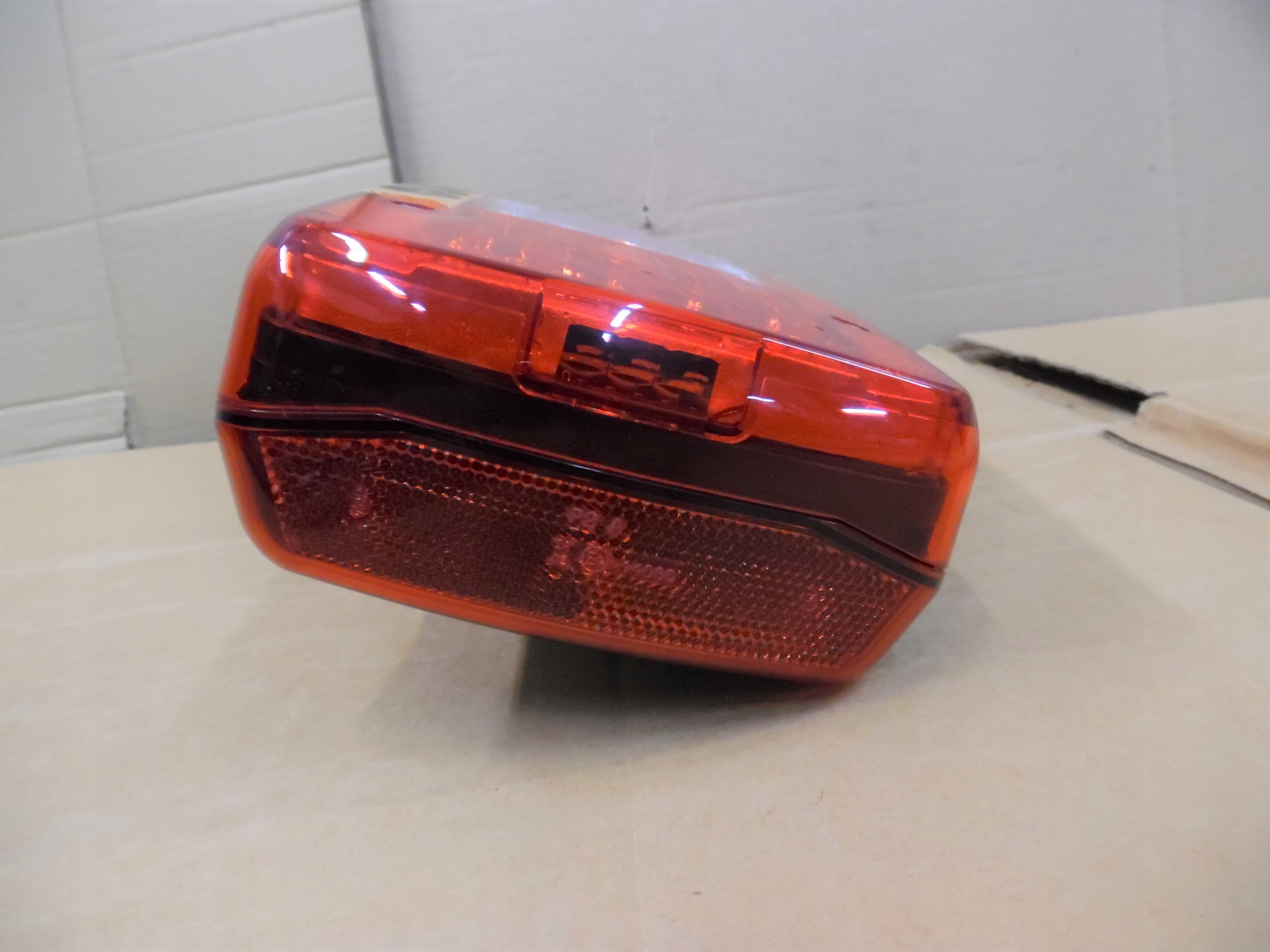 Sprinter 907 910 light rear left rear part left RAMA gearbox kontener LED new