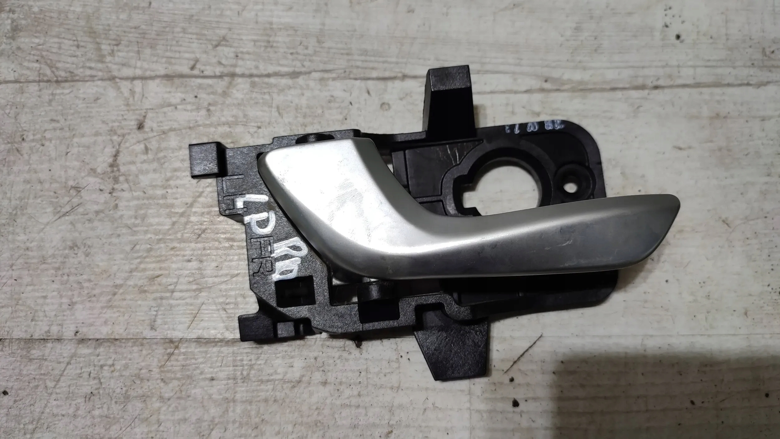 KIA Rio IV 18r front side left handle inner door