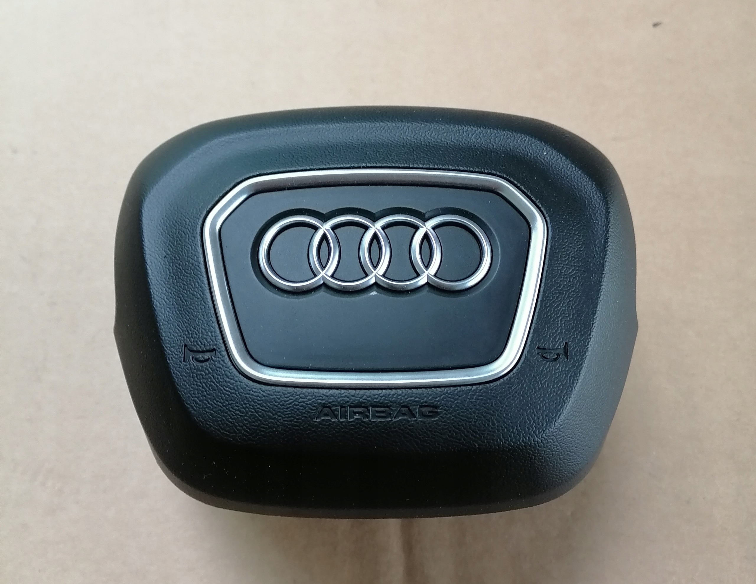 83A880201 - AUDI Q3 подушка безпеки водія оригінал 83A