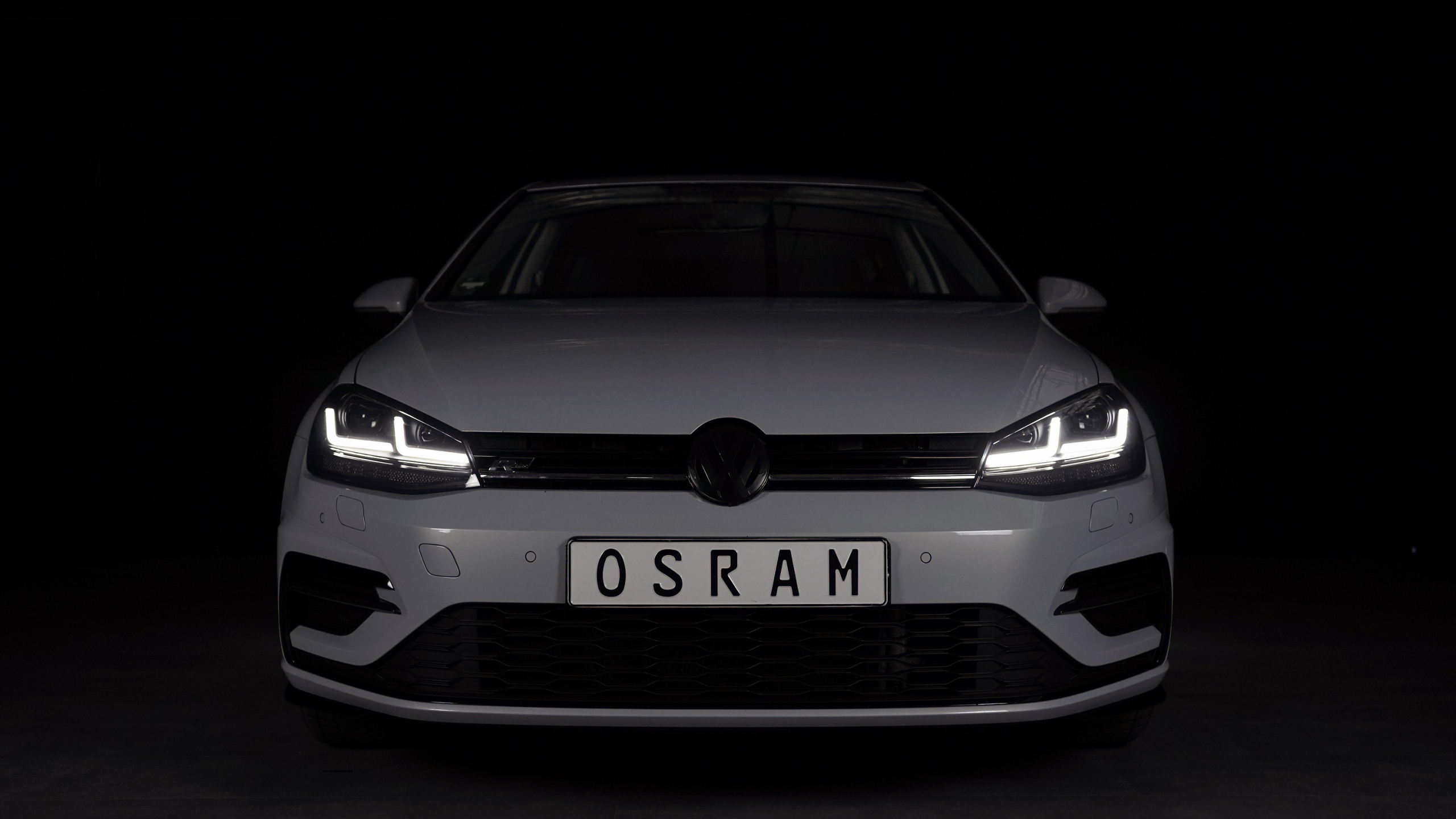 REFLEKTOR OSRAM VW GOLF 7.5 BLACK LEDHL109-BK FS1 Typ samochodu Samochody osobowe