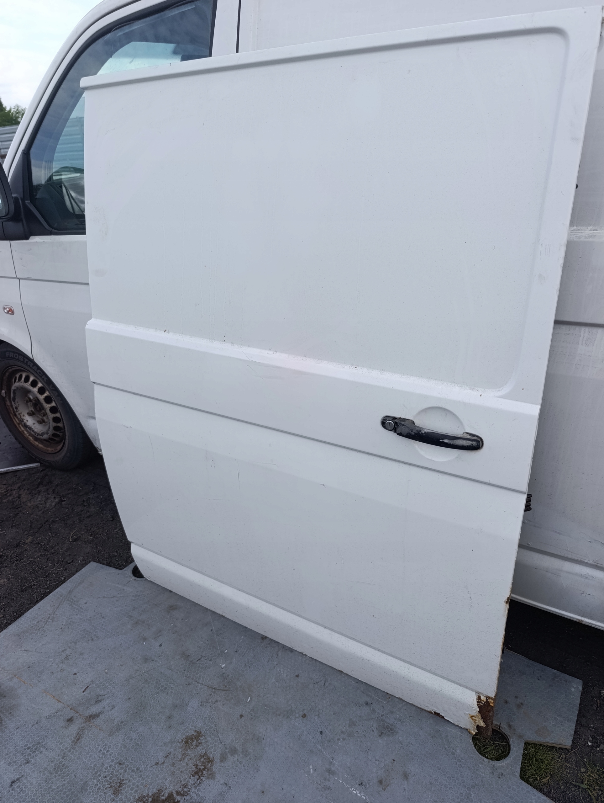 VW T5 T5 LIFT T6 door sliding right biale