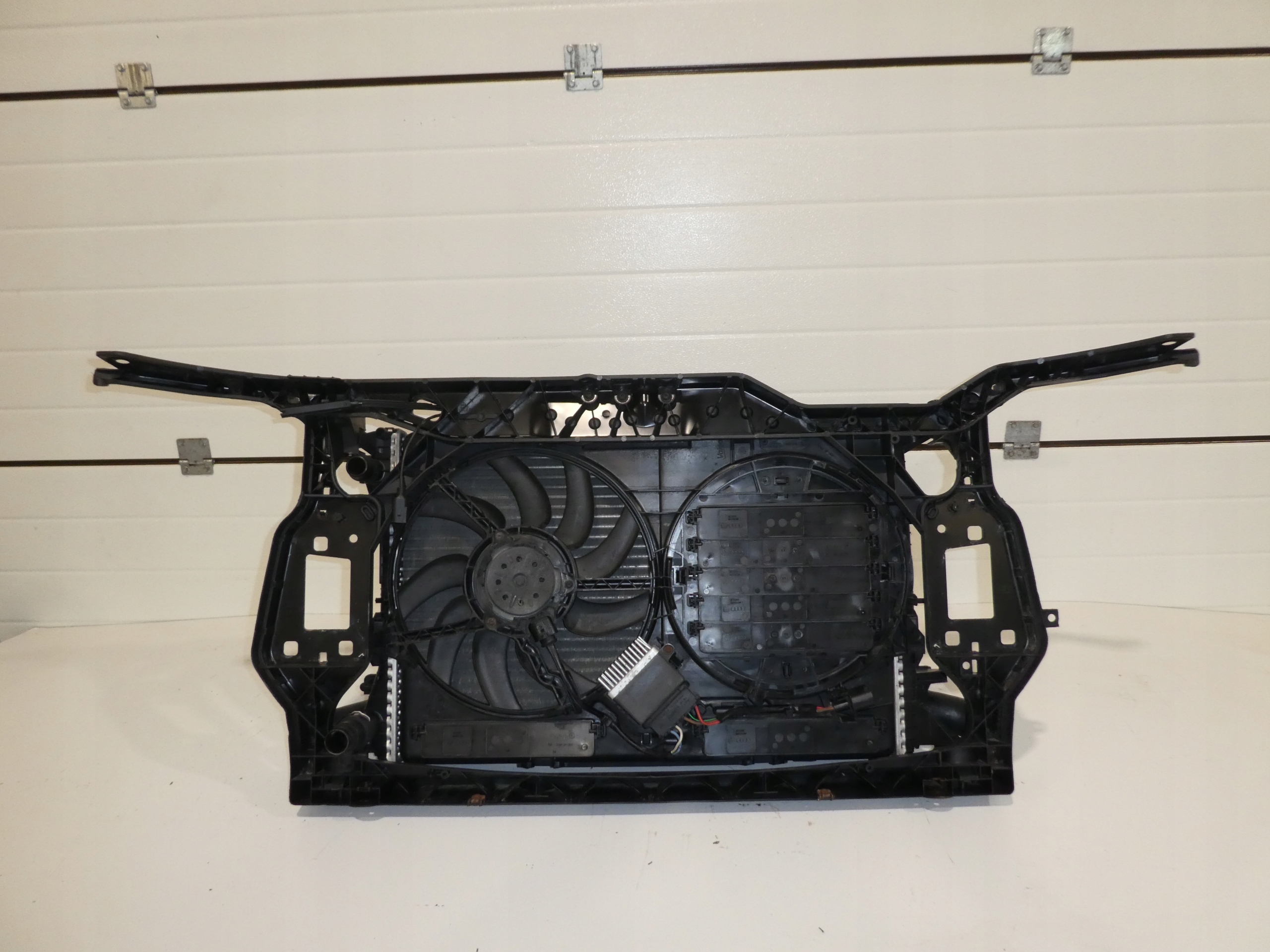 TRÄGER SCHLOSSTRÄGER KÜHLER AUDI A4 B8