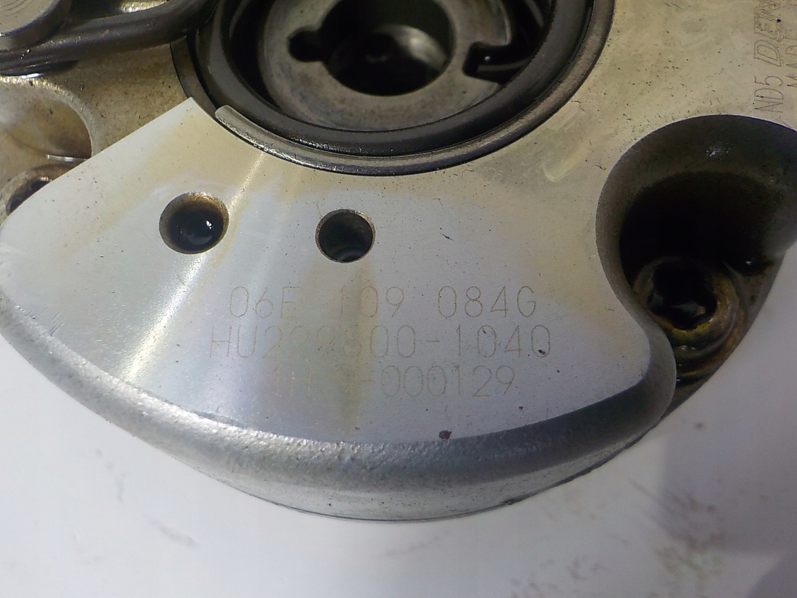 AUDI A4 B7 3.2 FSI roue variable phases de la distribution WARIATOR échappement 06E109084