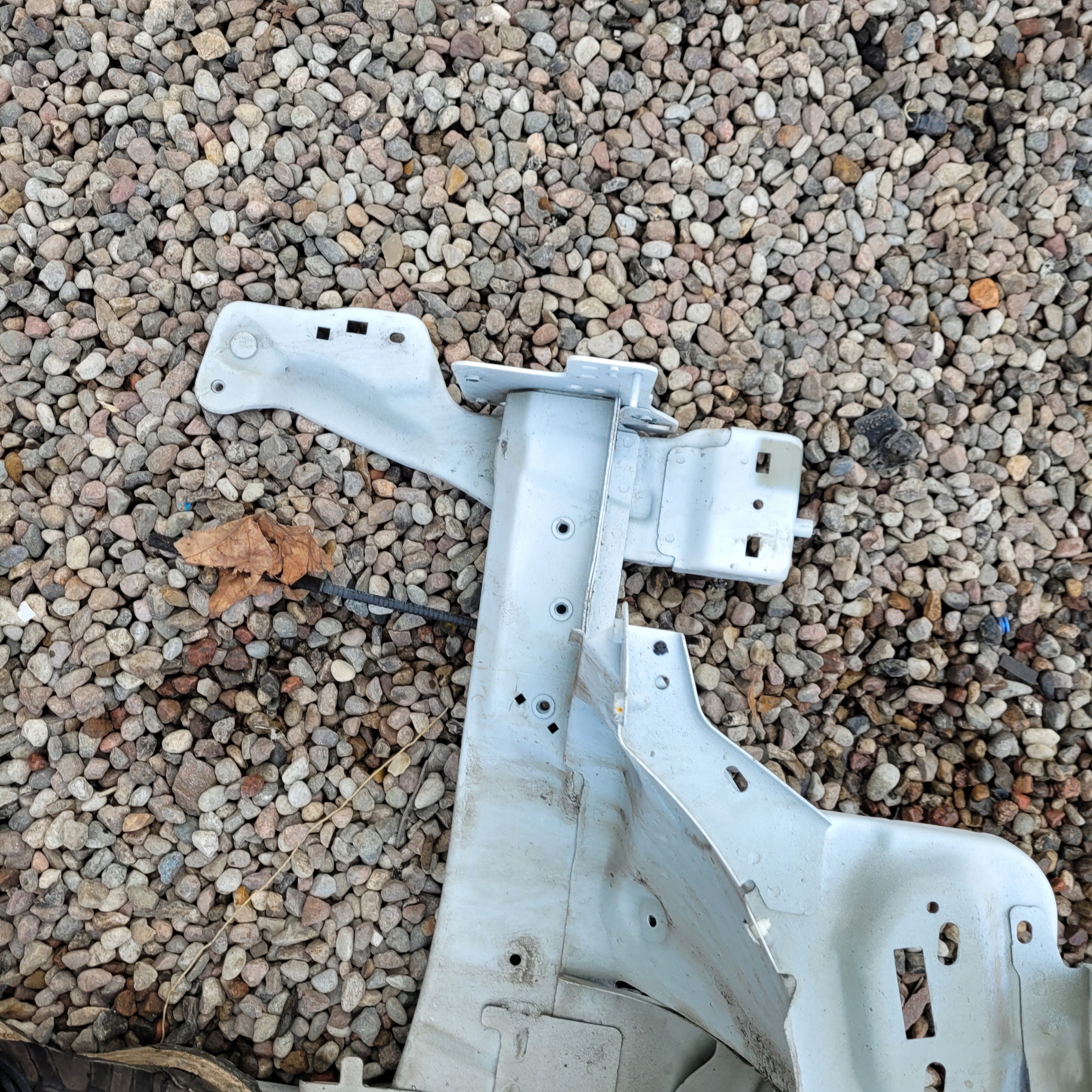quarter front front left OPEL CORSA F