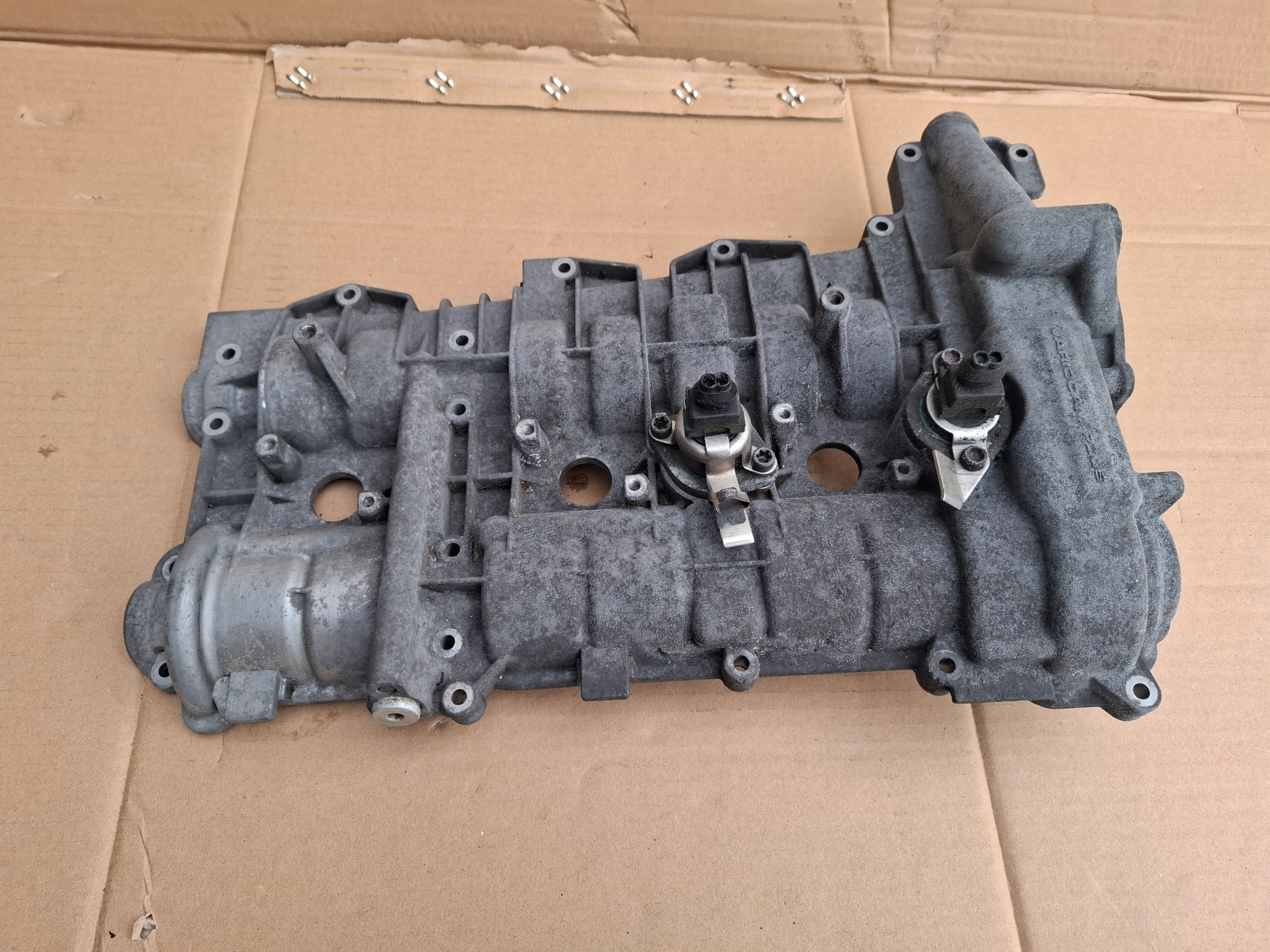 Abdeckung der Ventile PORSCHE 911 996 04r 1046377R