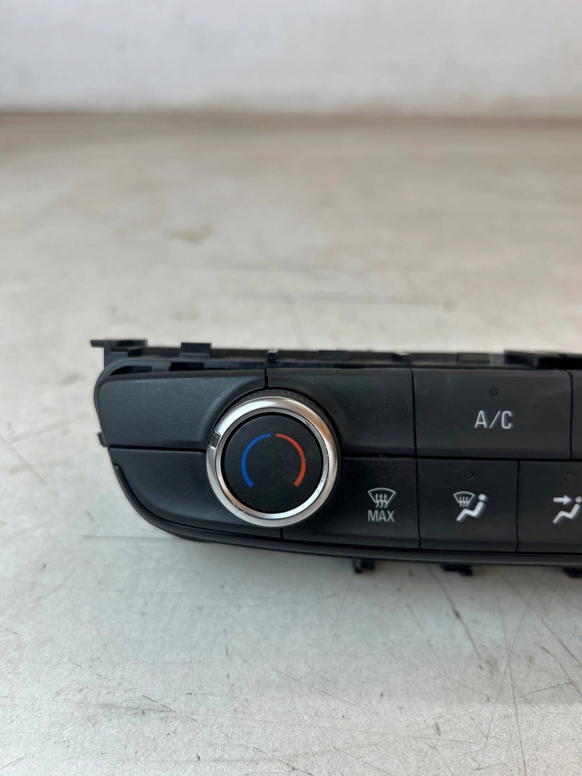 Unite commande clima Bouches buses Opel Crossland X 98226284YX