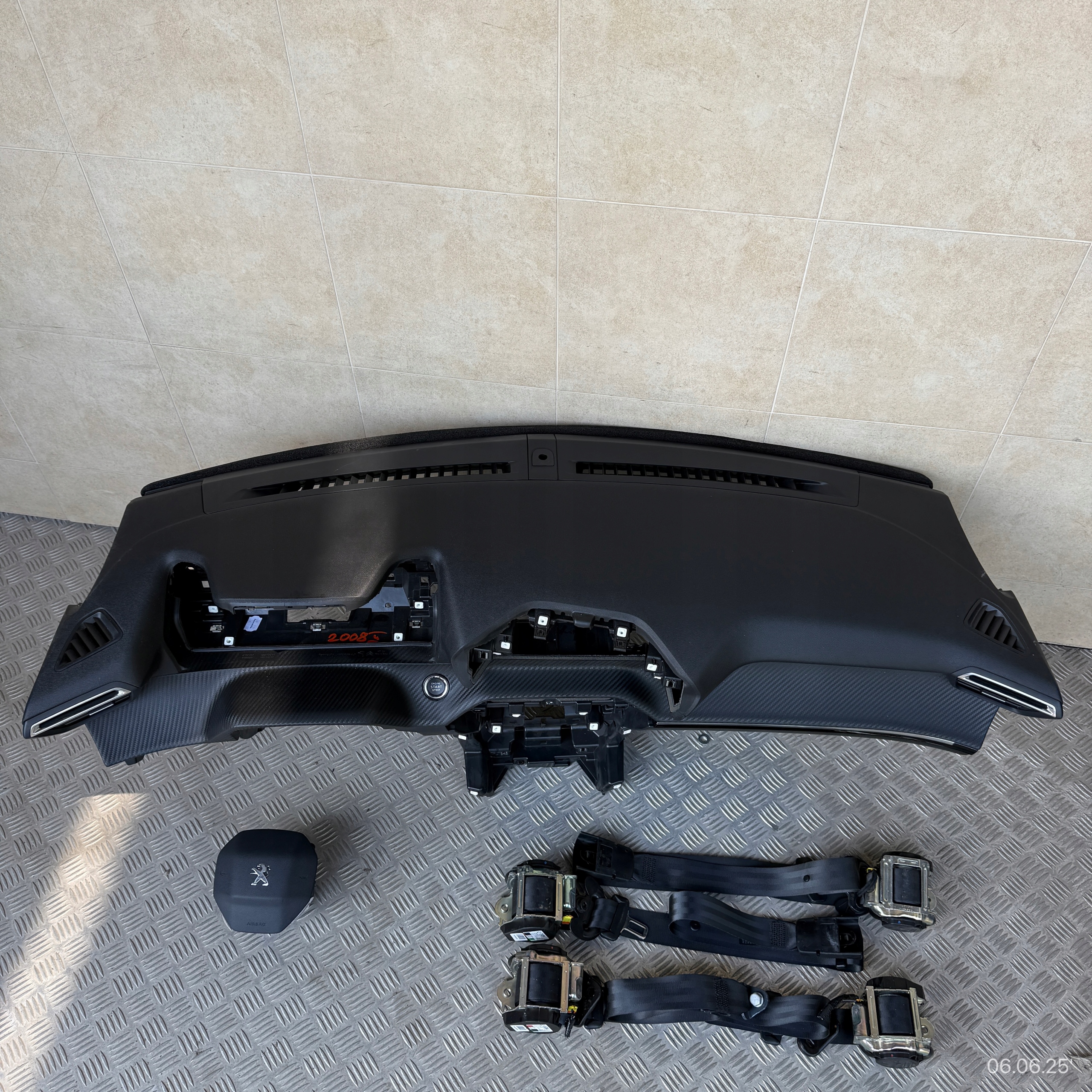 dashboard complete airbag console tension belts cockpit PEUGEOT 2008 II 2020 ROK