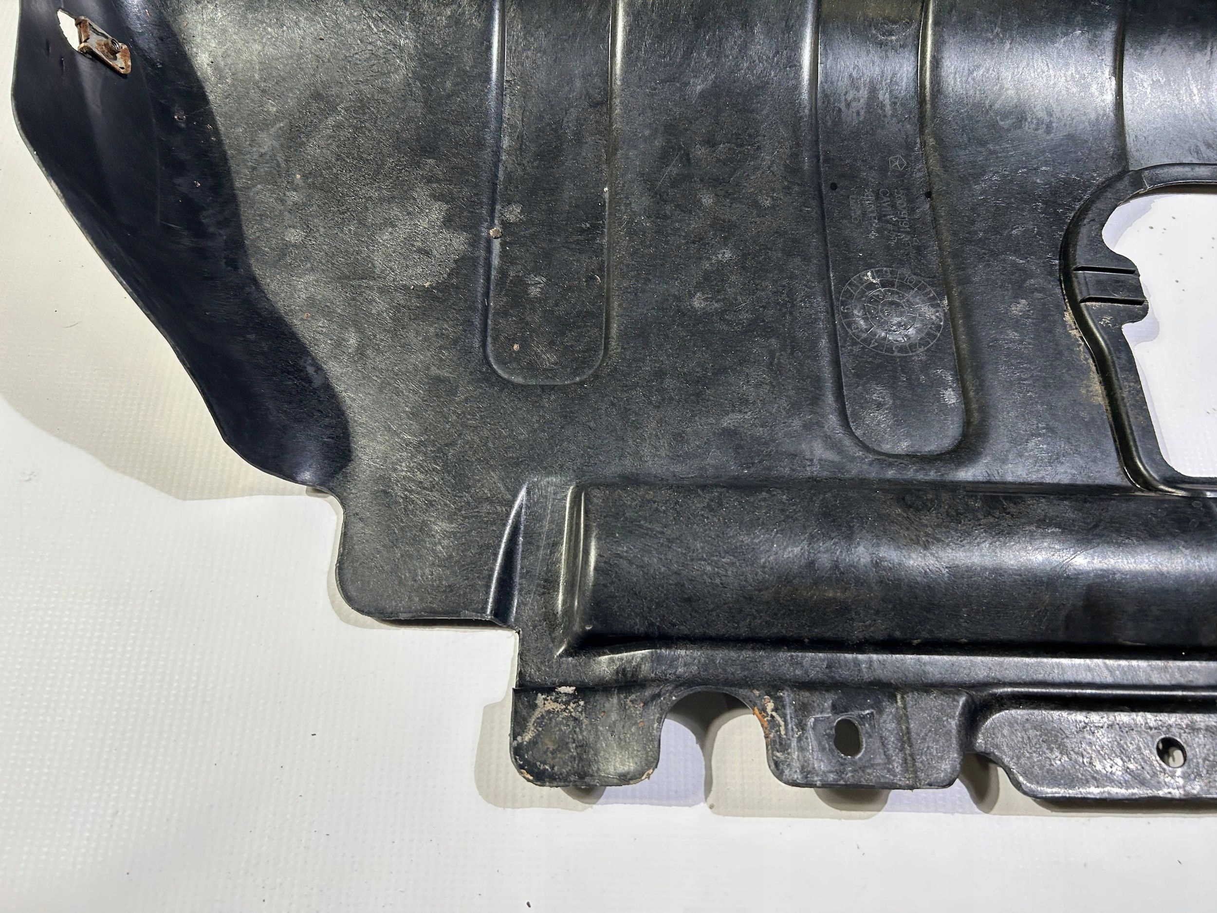 cover lower of the engine chassis dol Dodge Durango Grand Cherokee 5.7 2011