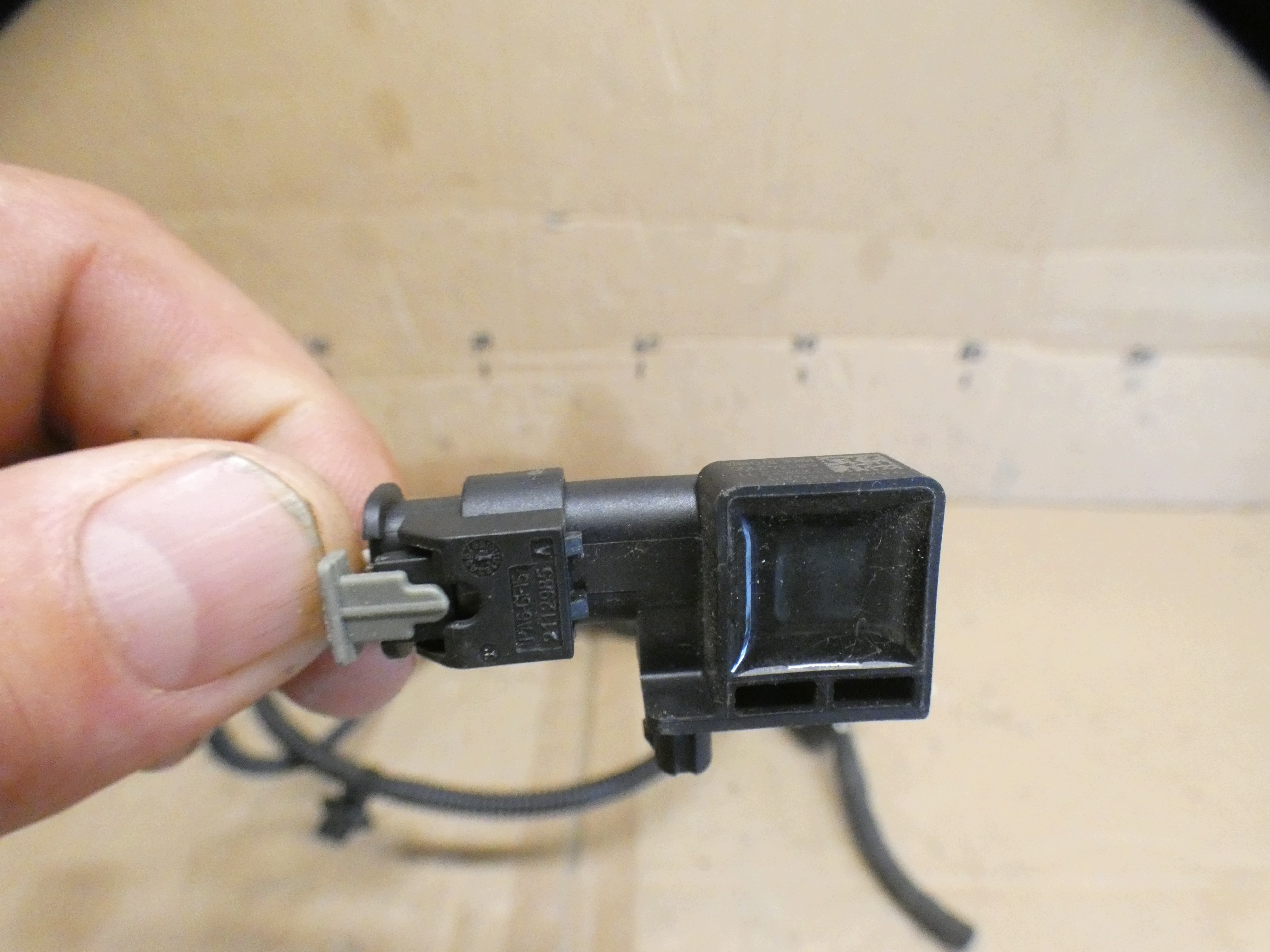 CITREON C5X C5 X 1.6 THP HYBRYDA 2023 Sensor SENSOR UDERZEANIA 9844783480