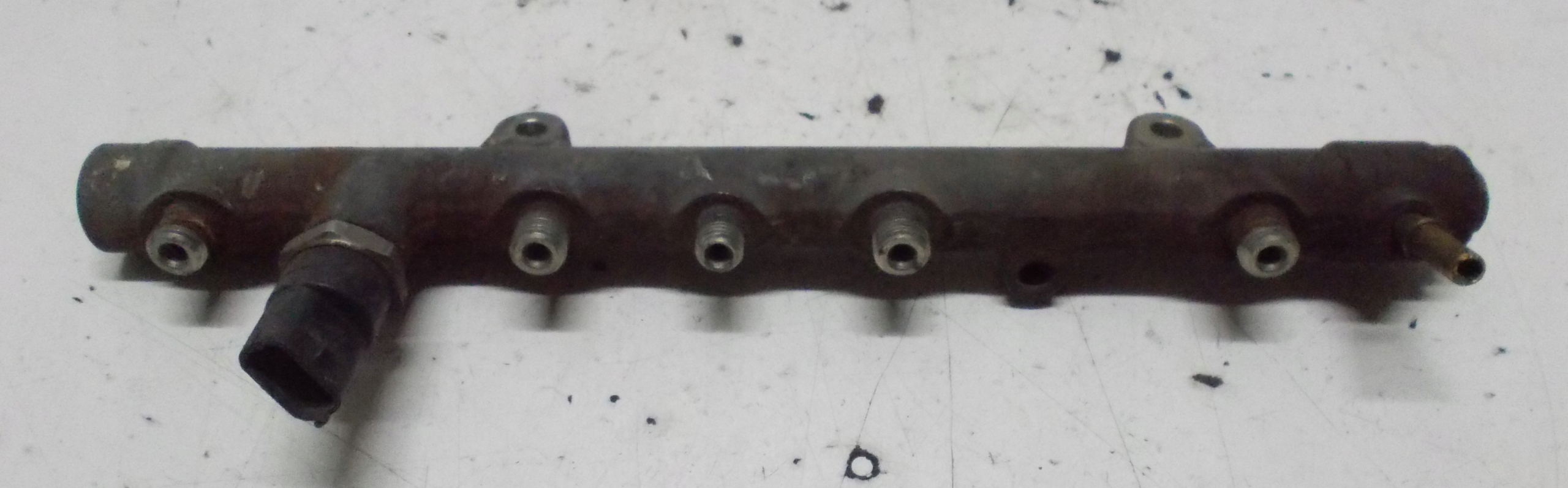 RENAULT LAGUNA II 1.9 DCI rampe injection 8200330912