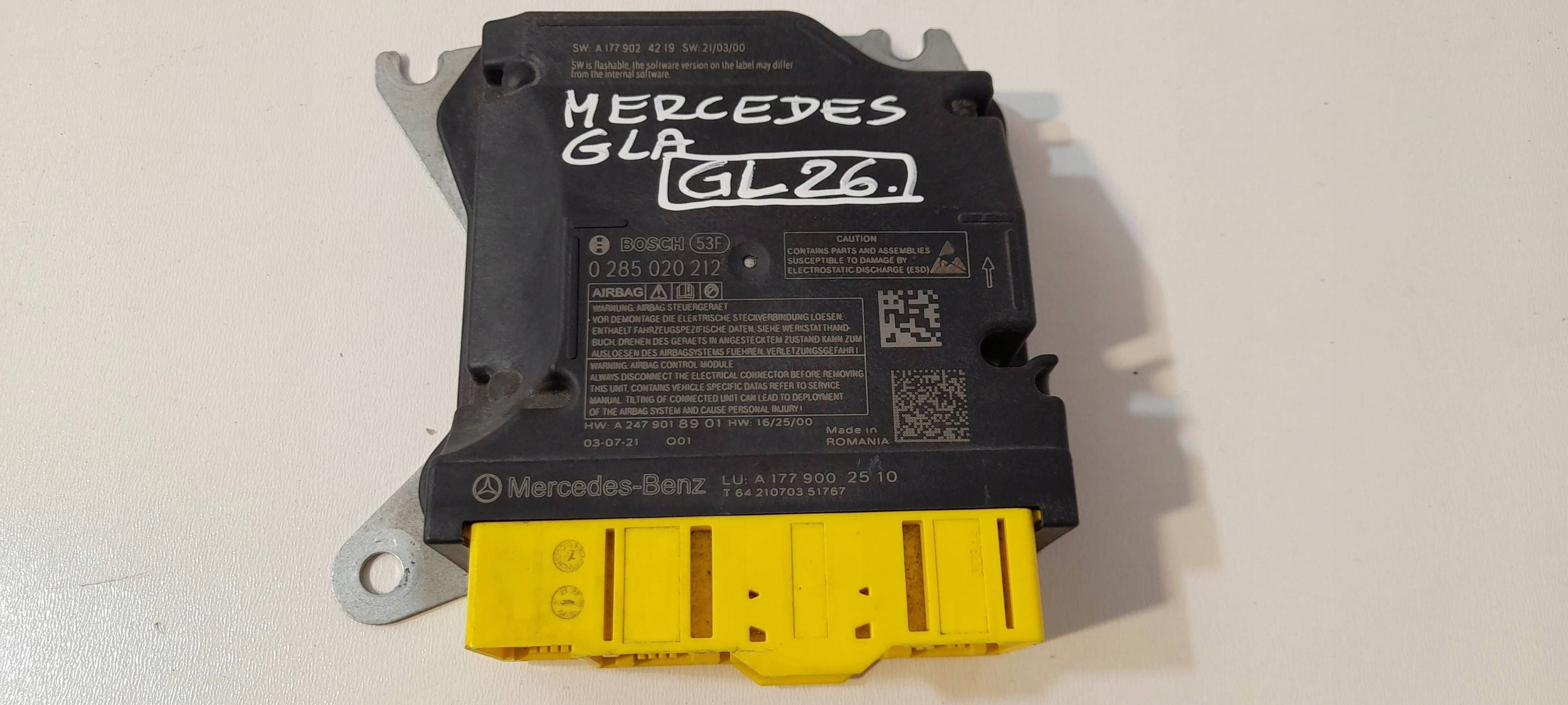 Mercedes-Benz GLA H247 control unit / module airbag 0285020212 (GL26)
