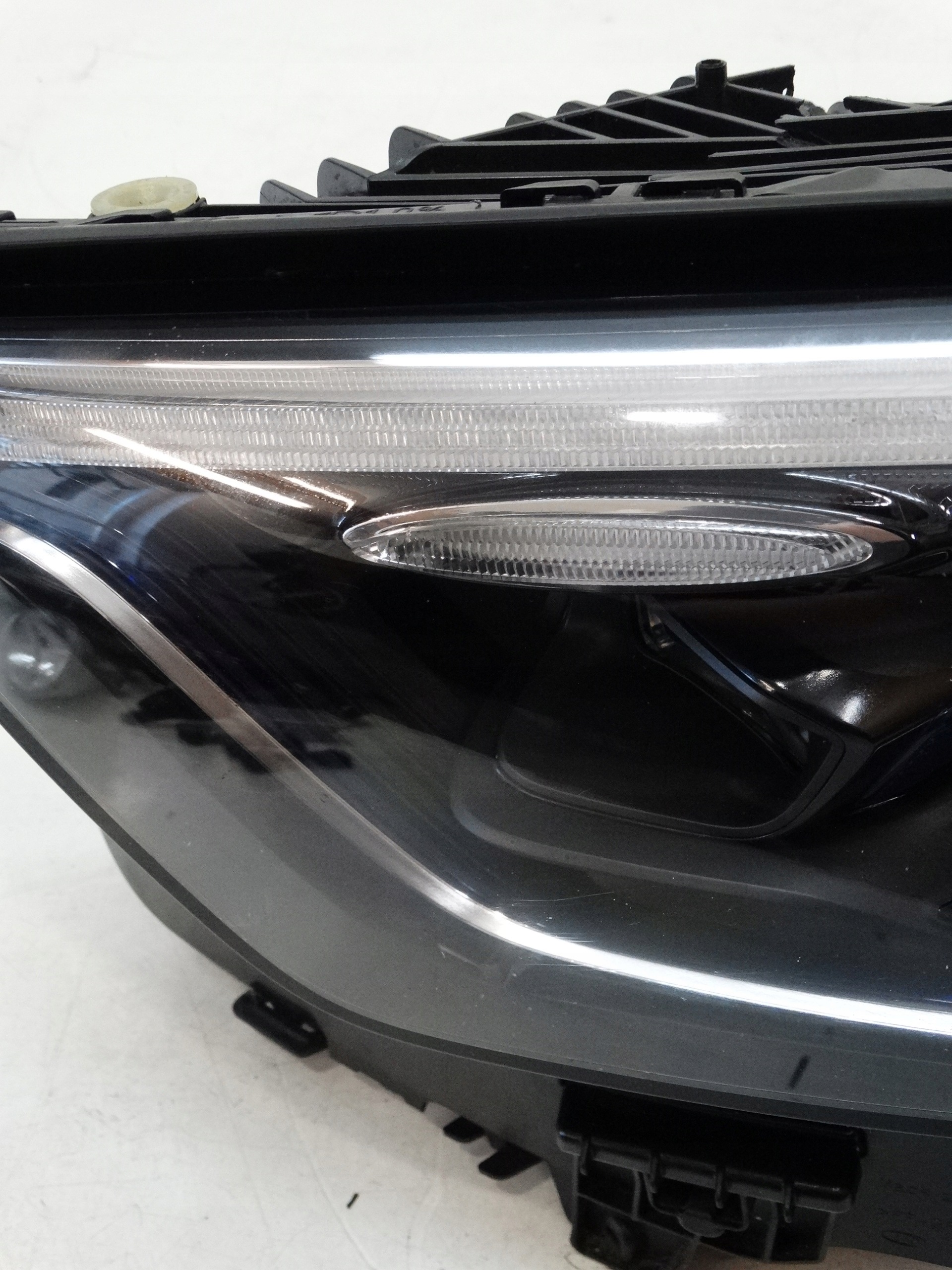 light REFLEKTOR left front MERCEDES GLC X254 12130030210L