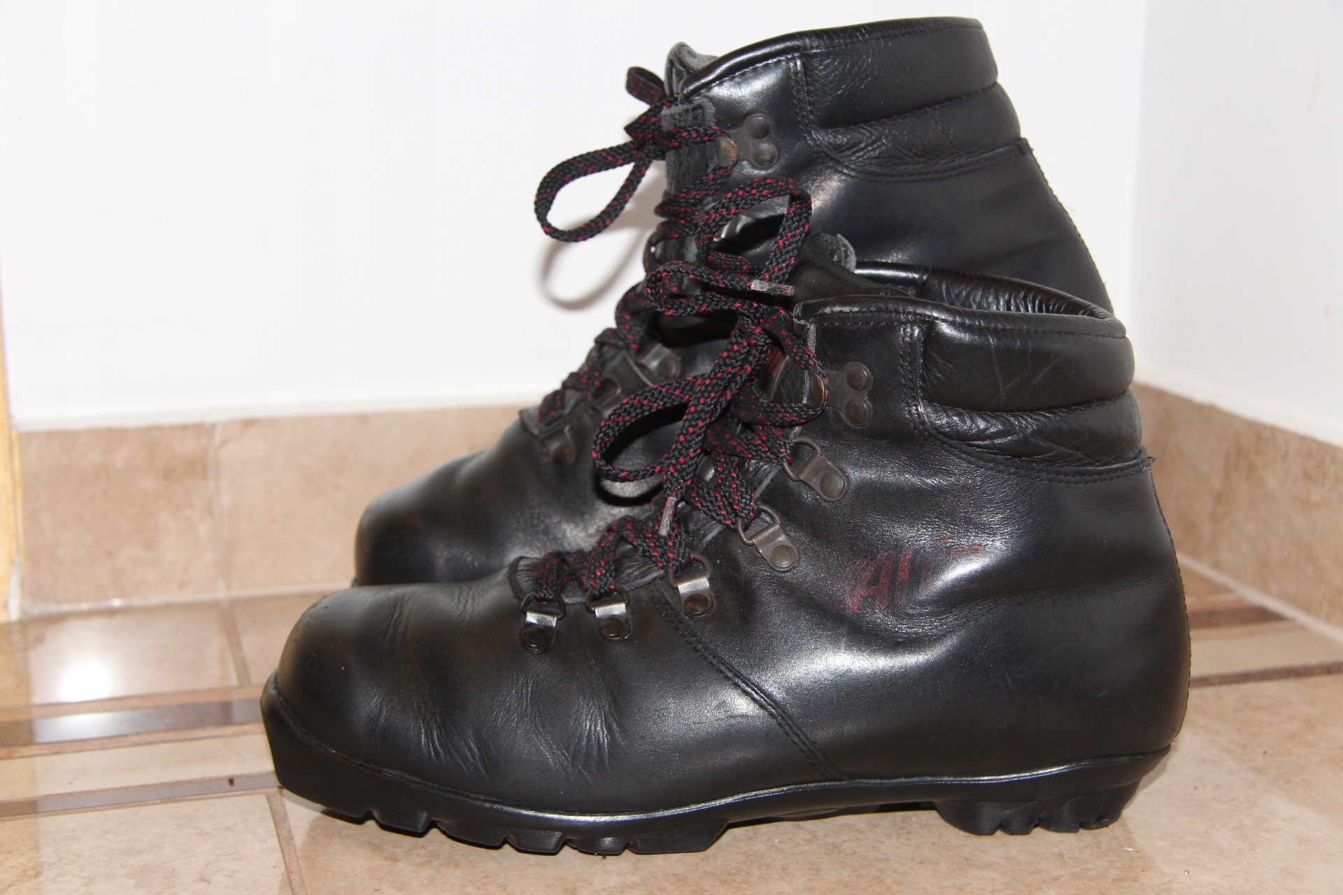 ALFA NNN - ROZ.40/26CM - SKÓRA - OCIEPLONE