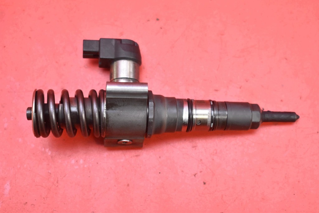 Einspritzdüse Einspritzdüse 03G130073S VW PASSAT B6 2.0 TDI 140 KM 05-10