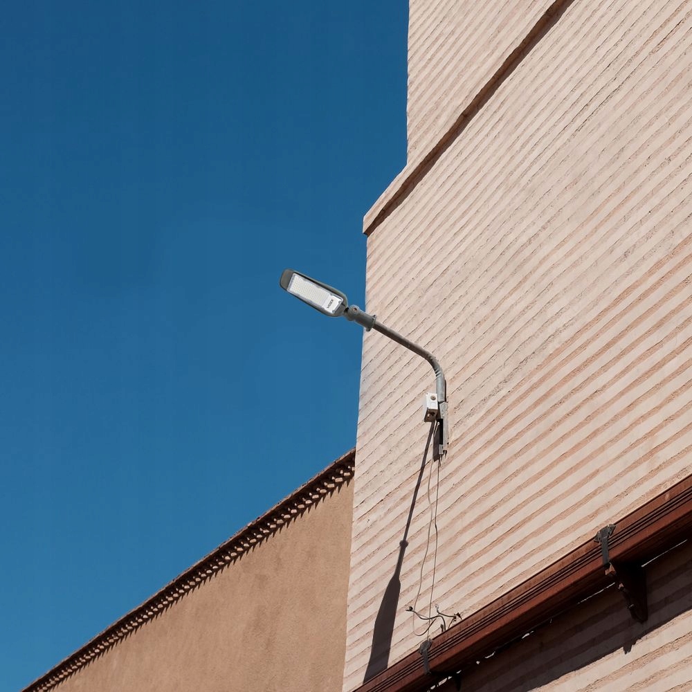 LAMPA ULICZNA LED Bardzo Oszczędna Wododpoorna Regulowana Obrotowa 150W Zasilanie sieciowe