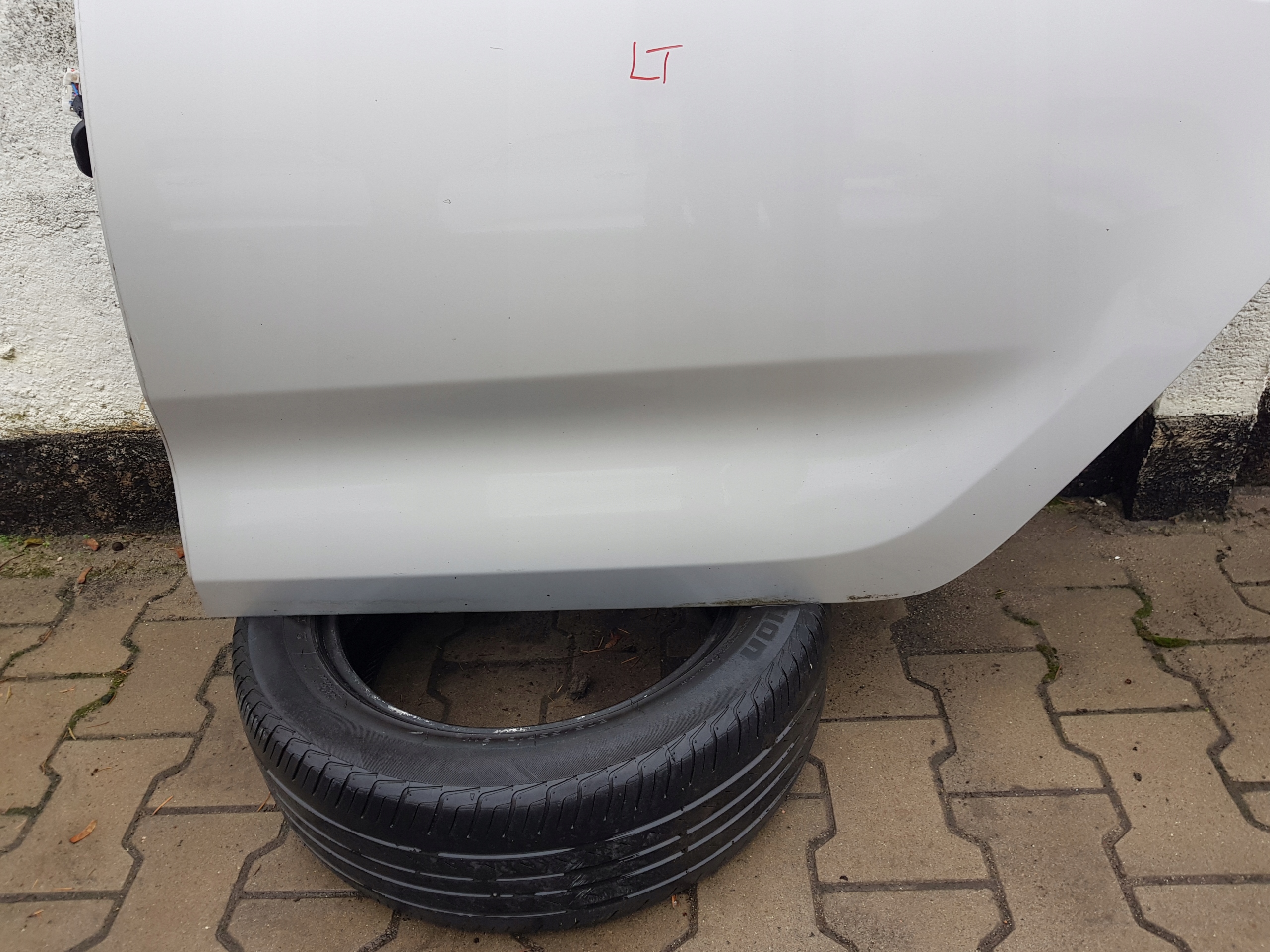 KIA CARENS IV door left rear part rear. left 3D 2013