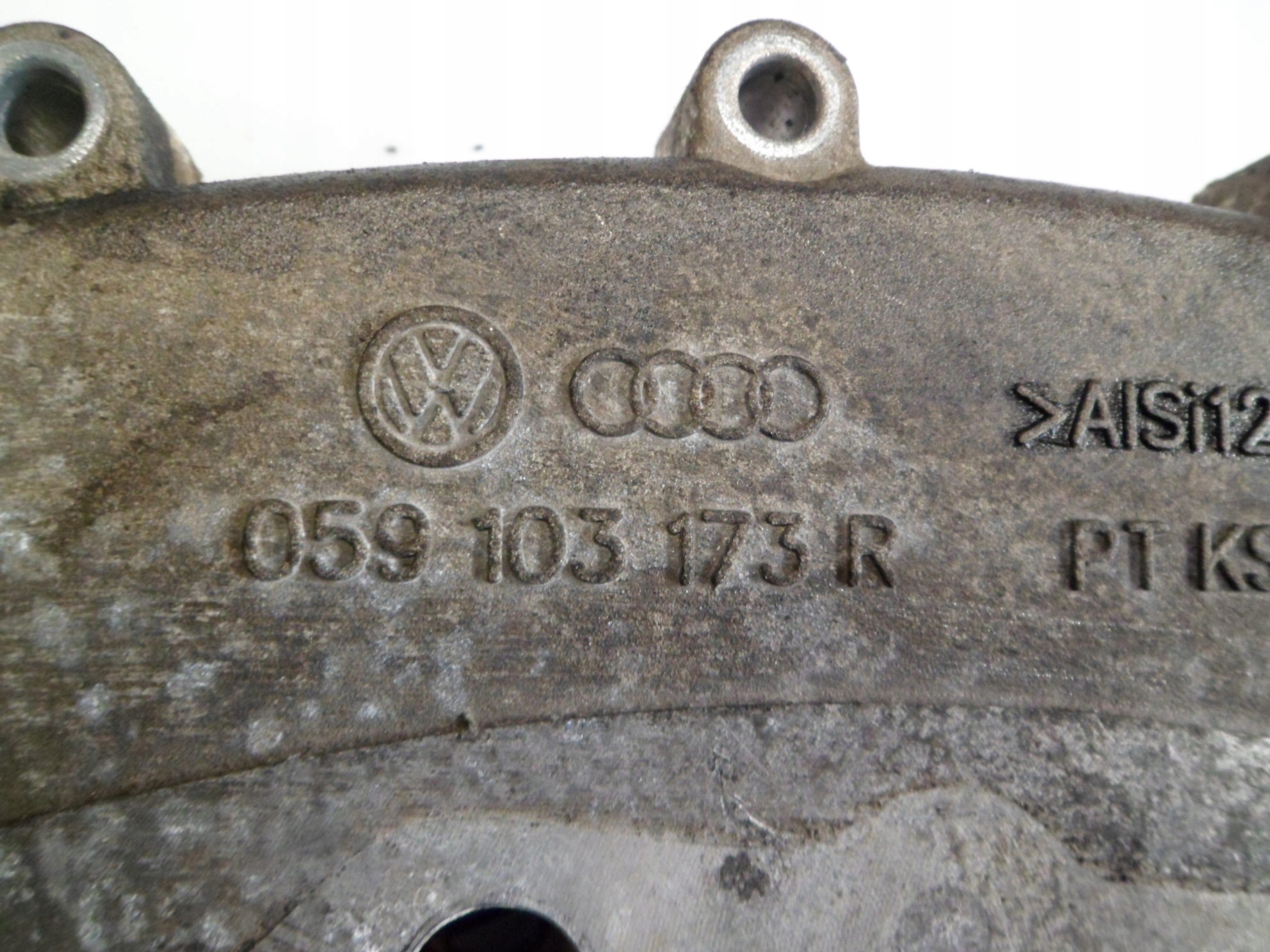 VW TOUAREG 3.0TDI BKS gearbox cover 059103173R